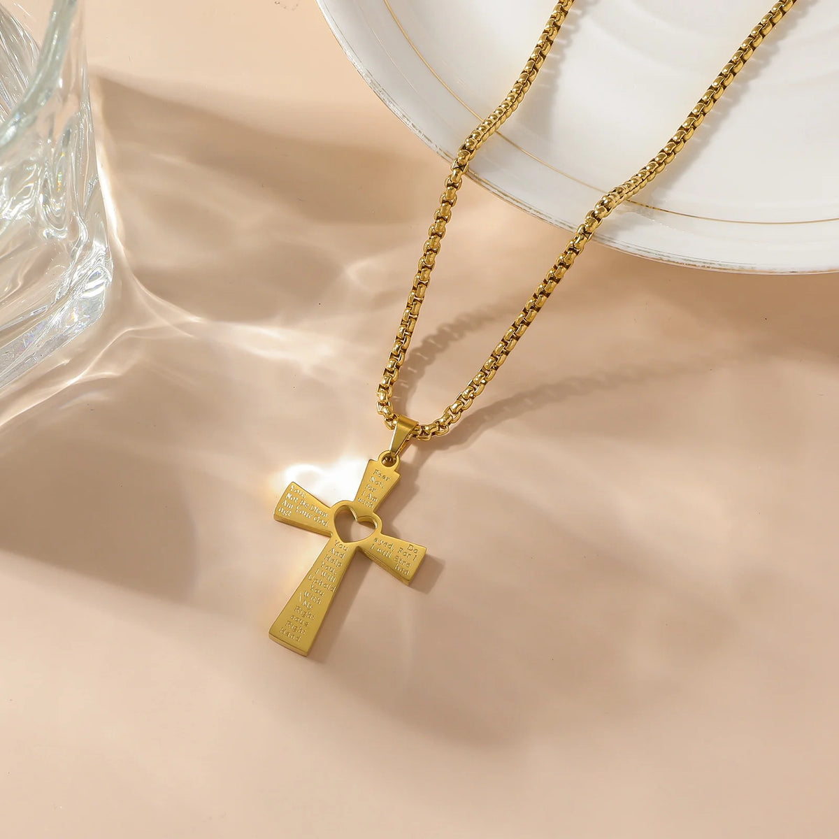 Vintage Personalized Religious Heart Cross Waterproof Stainless Steel Fashion Jewelry Necklace Pendant for Wholesale Men Women