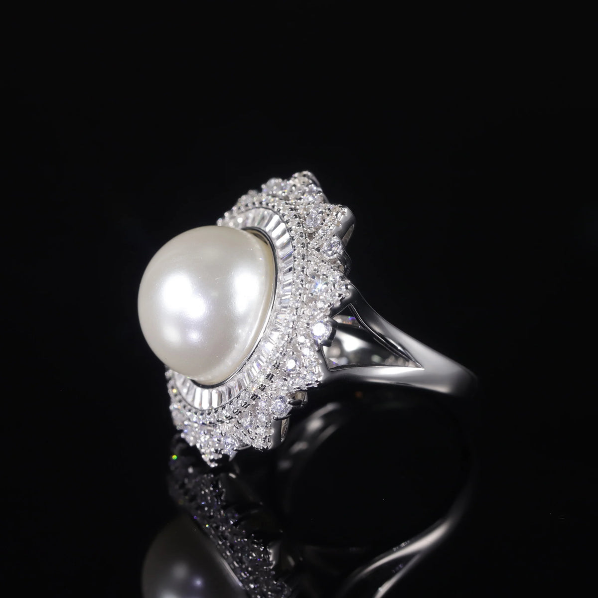 ArtistA Abiding Light Luxury Antique Big Round White Shell Pearl 925 Silver Jewelry Set Cluster Halo Flower Ring Earrings Pendant Set