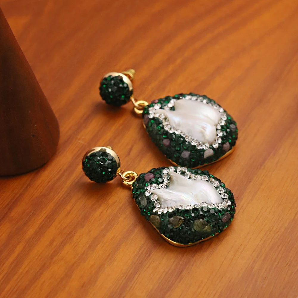 Natural Baroque Pearl Inlaid Zircon Green Earrings for Women Korean Classic Vintage Fashion Jewelry Stud Earrings GE1602