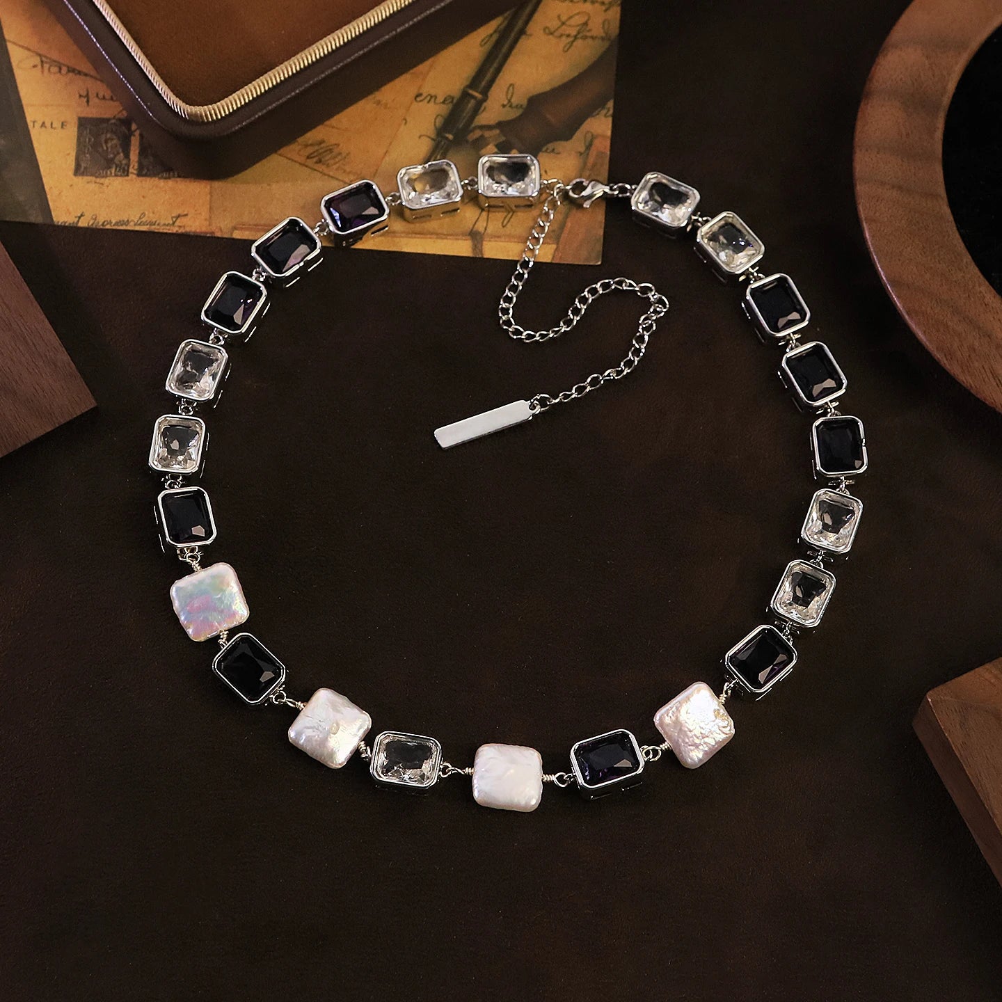 Square Baroque Freshwater Pearl Glass Beaded Choker Necklace for Women Daily Wear Banquet Retro Pearl Necklace Fashion Jewelry