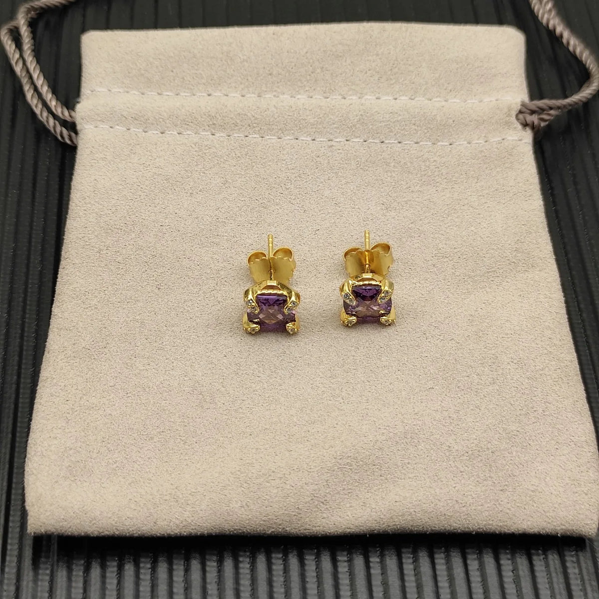 DY High-Quality Silver-Plated 8mm Four-Prong Diamond Earrings. Gold-Plated 8mm Colored Gemstone Earrings. Wholesale Jewelry.