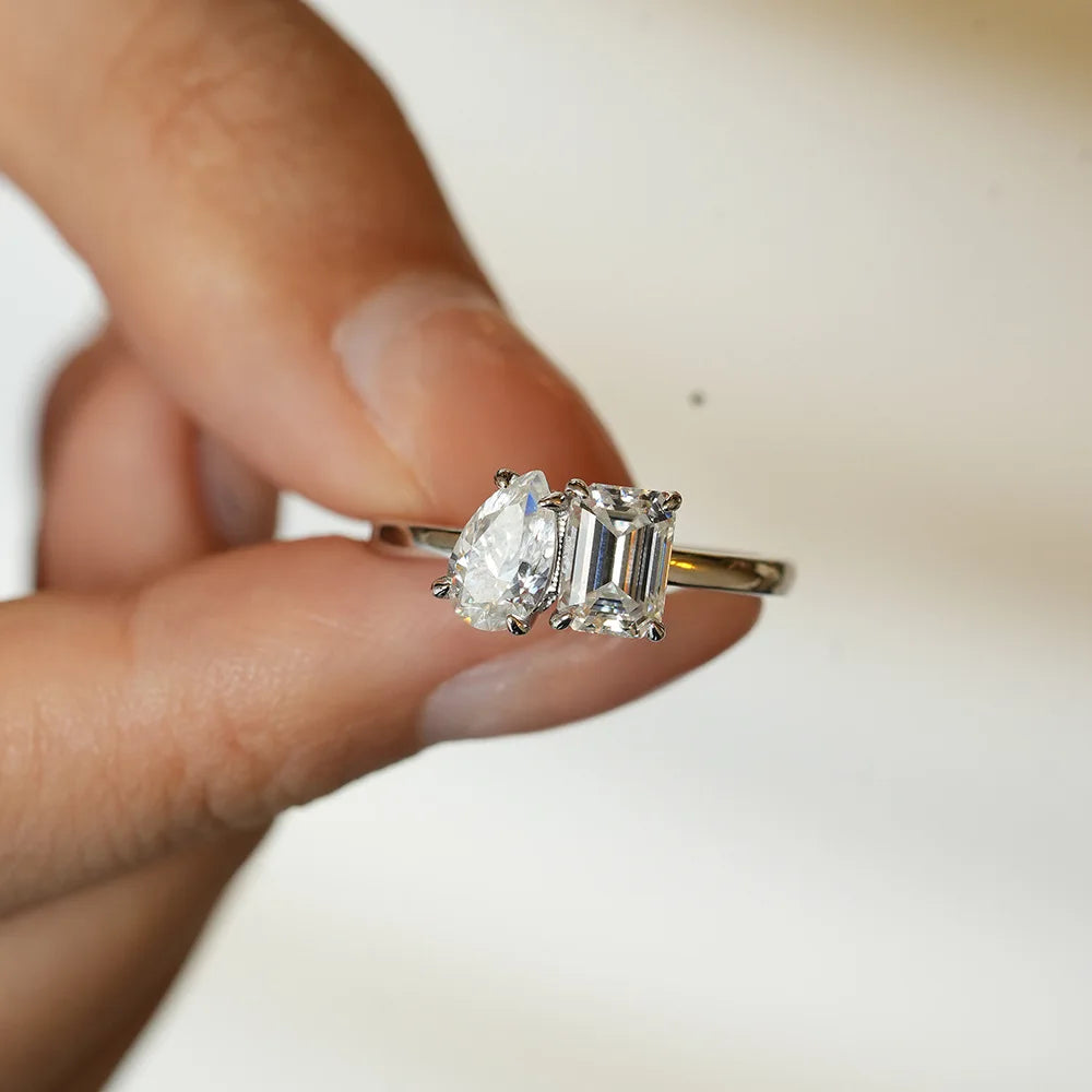 ArtistA Fancy Cut Full Moissanite Jewelry S925 Silver PT950 Platinum Plated Emerald & Pear Cut Two Diamonds VVS GRA Moissanite Rings