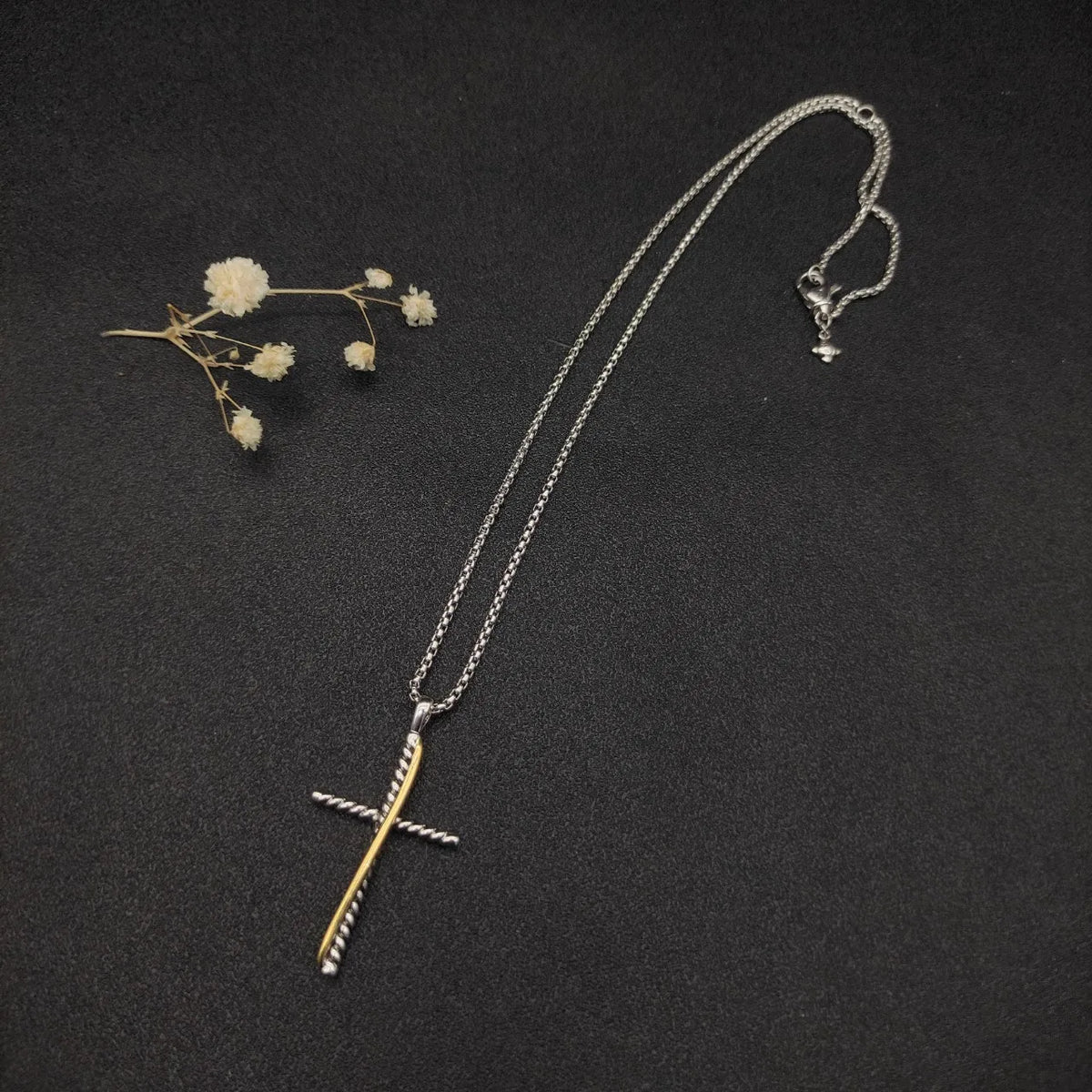 DY High-Quality Silver-Plated Cross Diamond Necklace. Gold-Plated Diamond Necklace. Jewelry Wholesale.