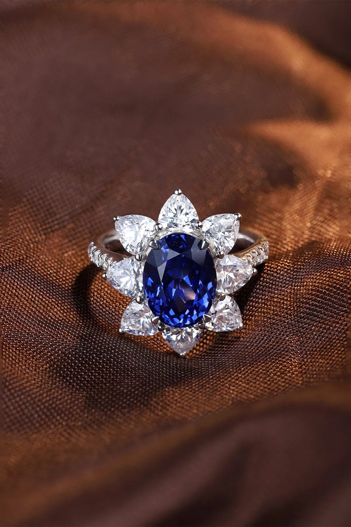 Gemfiori S925 Silver Cultivated Sapphire Ring Main Stone: 3.95CT Side Stones:5.37CT Weight: 4.95g