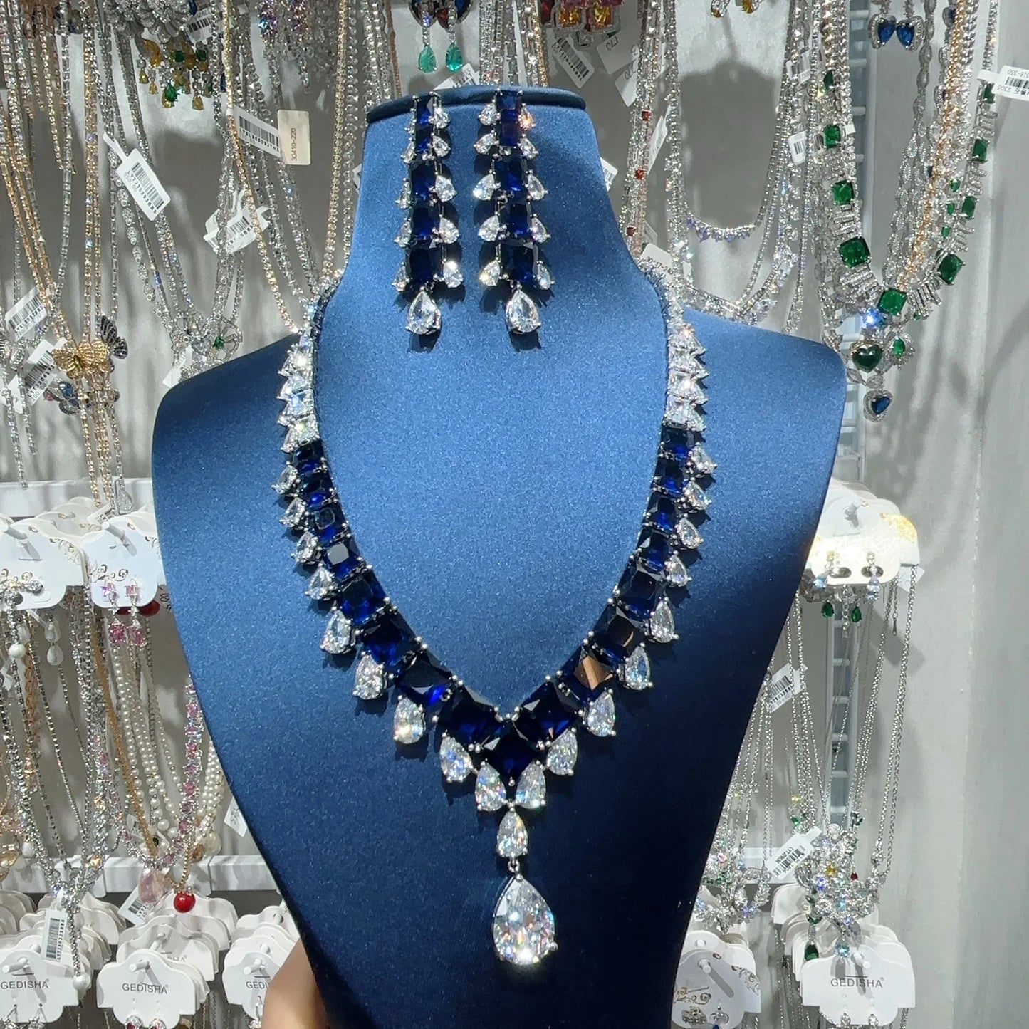 Luxury Pear-Cut Zirconia Geometric Necklace & Earrings Bridal Set — Rhodium Plated