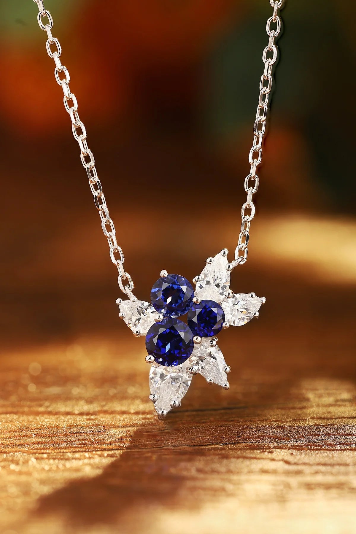 Gemfiori Anster 925 Sterling Silver High-quality Cultivated Sapphire Necklace - Suitable for Parties or As a Gift