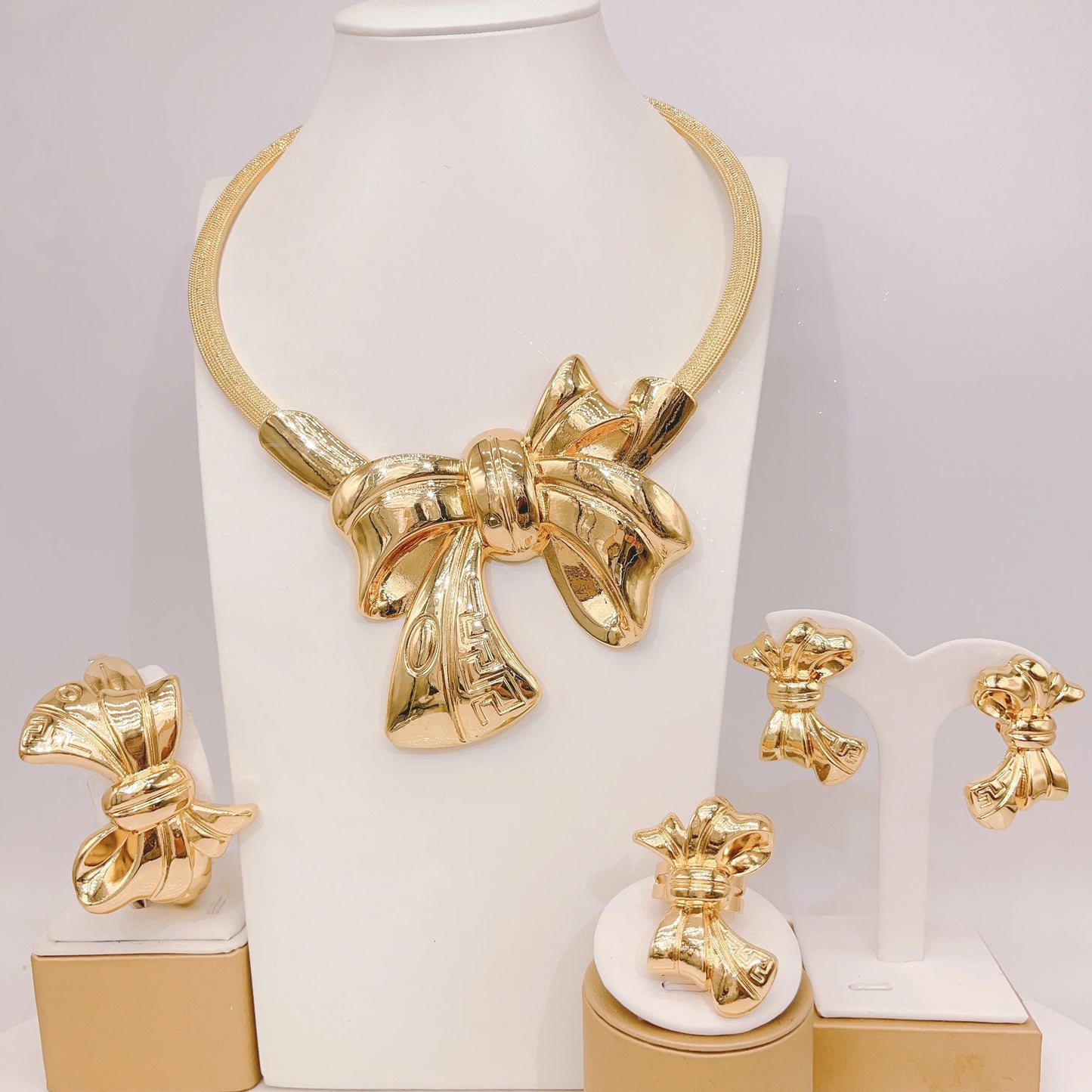 Zhuerrui High Quality Gold Jewelry Sets Fashionable Silver Big Bow Shape Jewelry Set Latest Women's Costume Accessories H00739