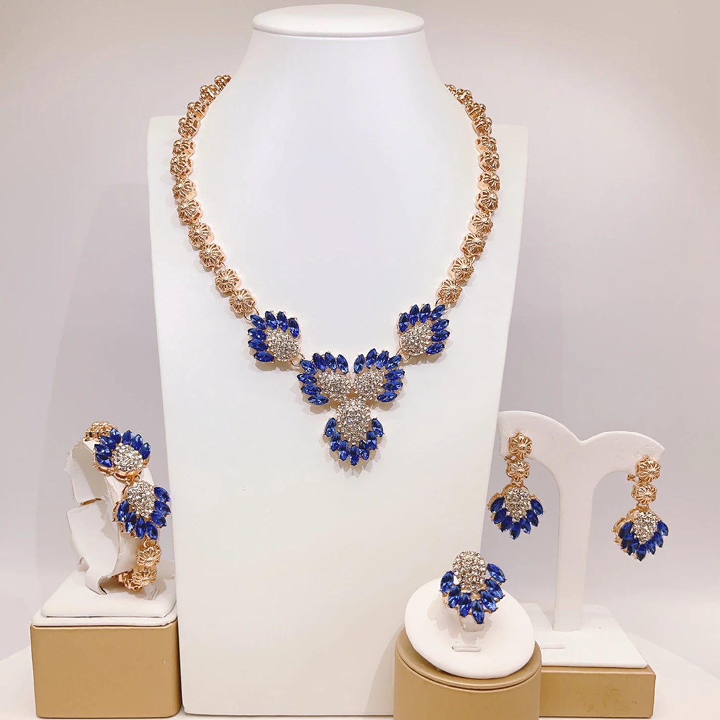 Zhuerrui Favors Bridal Gold Jewelry Sets Latest Blue Diamond Bead Necklace Jewelry Set High-end Woman Birthday Gifts HC23206