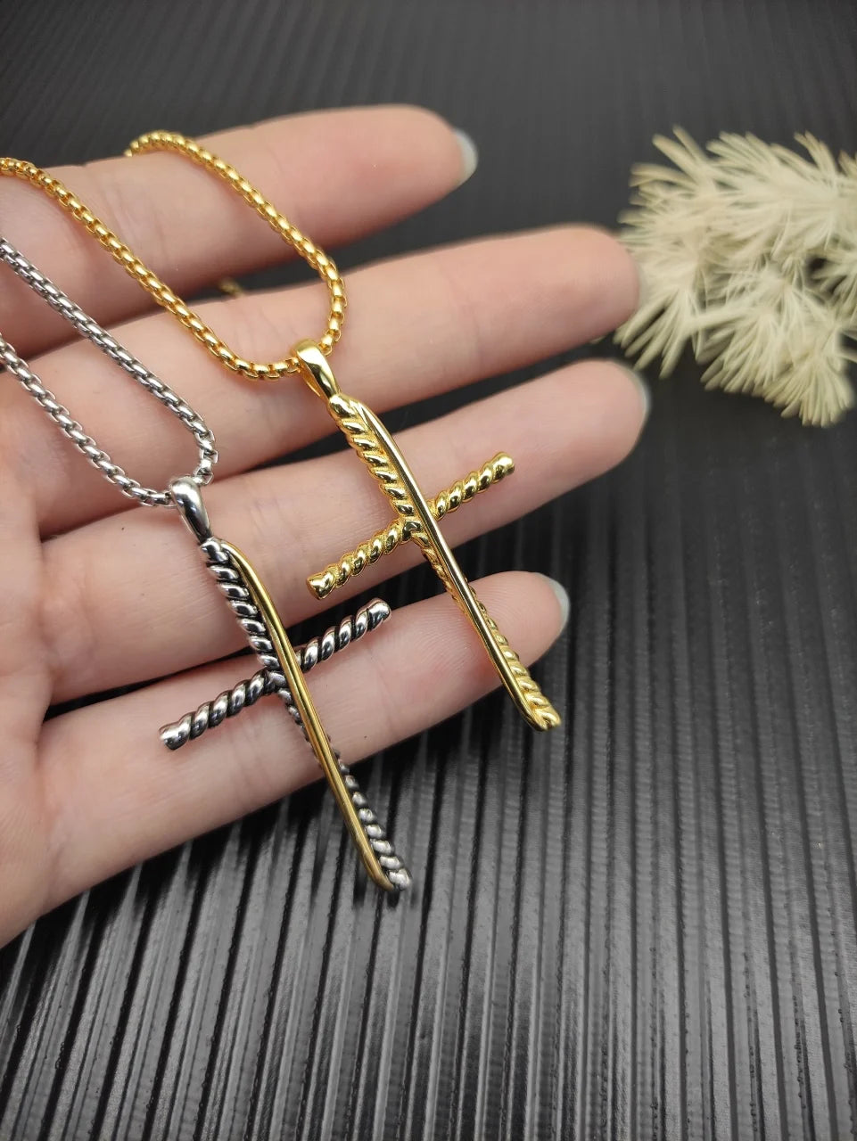 DY High-Quality Silver-Plated Cross Diamond Necklace. Gold-Plated Diamond Necklace. Jewelry Wholesale.