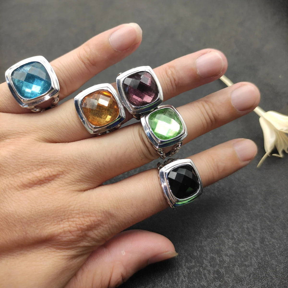 FASHIONISTA DY High-Quality Silver-Plated 14mm Square Diamond-Set Ring, Gold-Plated Colored Gemstone-Set Ring, Jewelry