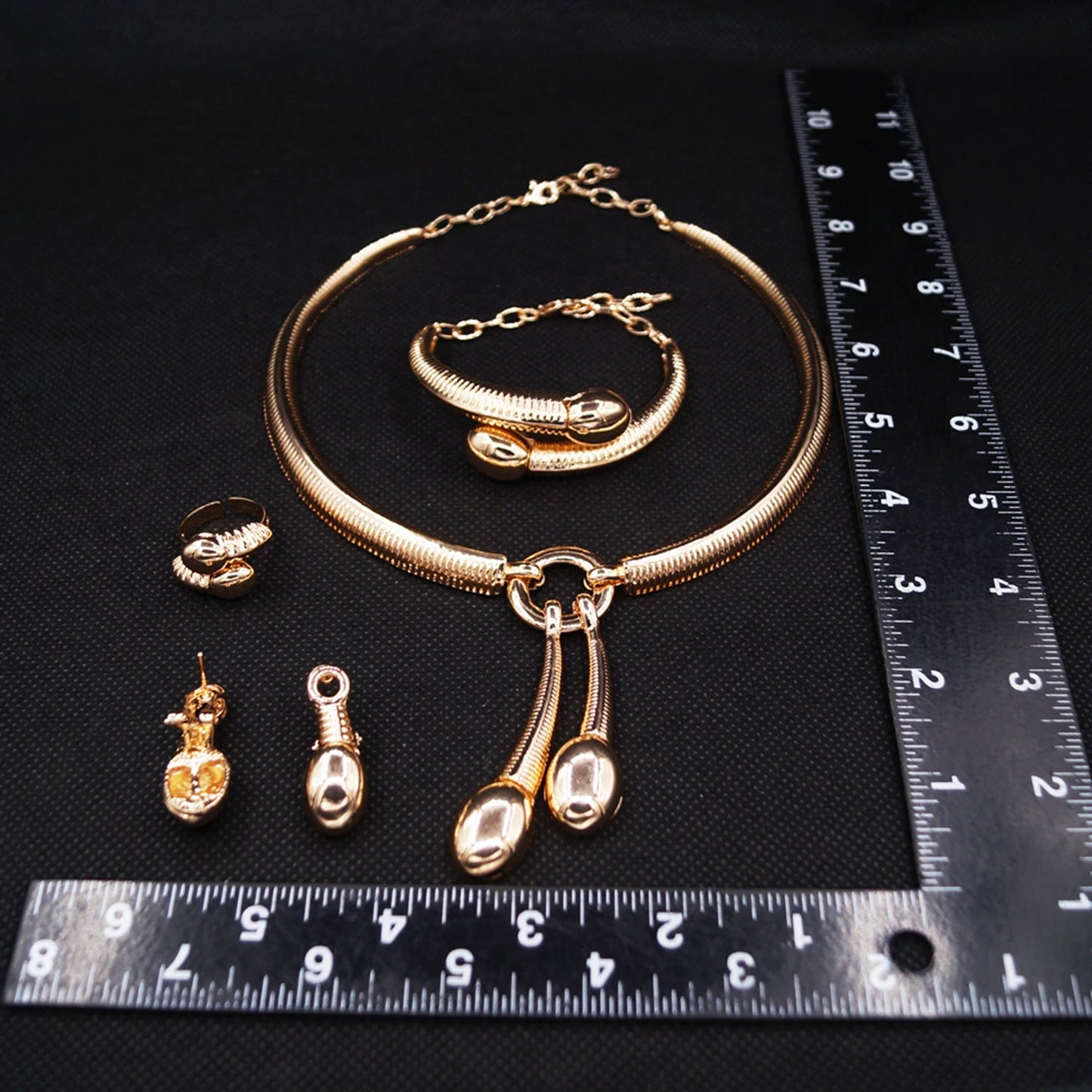 Zhuerrui Beautiful Brass Gold Jewelry Sets Simple Bead Necklace Bracelet Jewelry Set Exquisite Women's Christmas Gifts HC23240