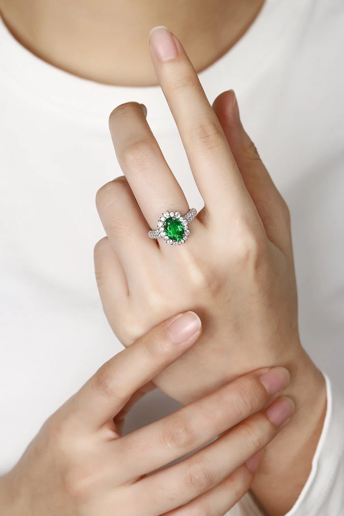 Gemfiori Vintage Rhodium Lab Grown Emerald Engagement Ring for Women 925 Silver Gemstone Birthstone Synthetic Diamonds Wedding