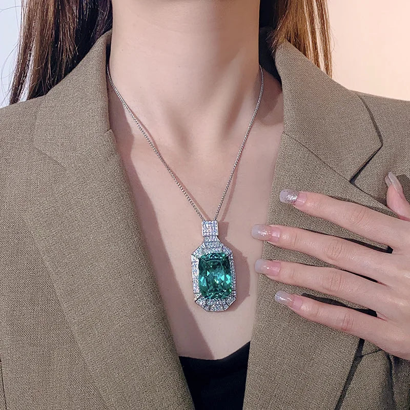 REDheart Inlaid Zircon Copper Gold-Plated Flower Design Perfume Pendant Fashion Simulation Color Treasure Luxury Atmosphere Wedding Party