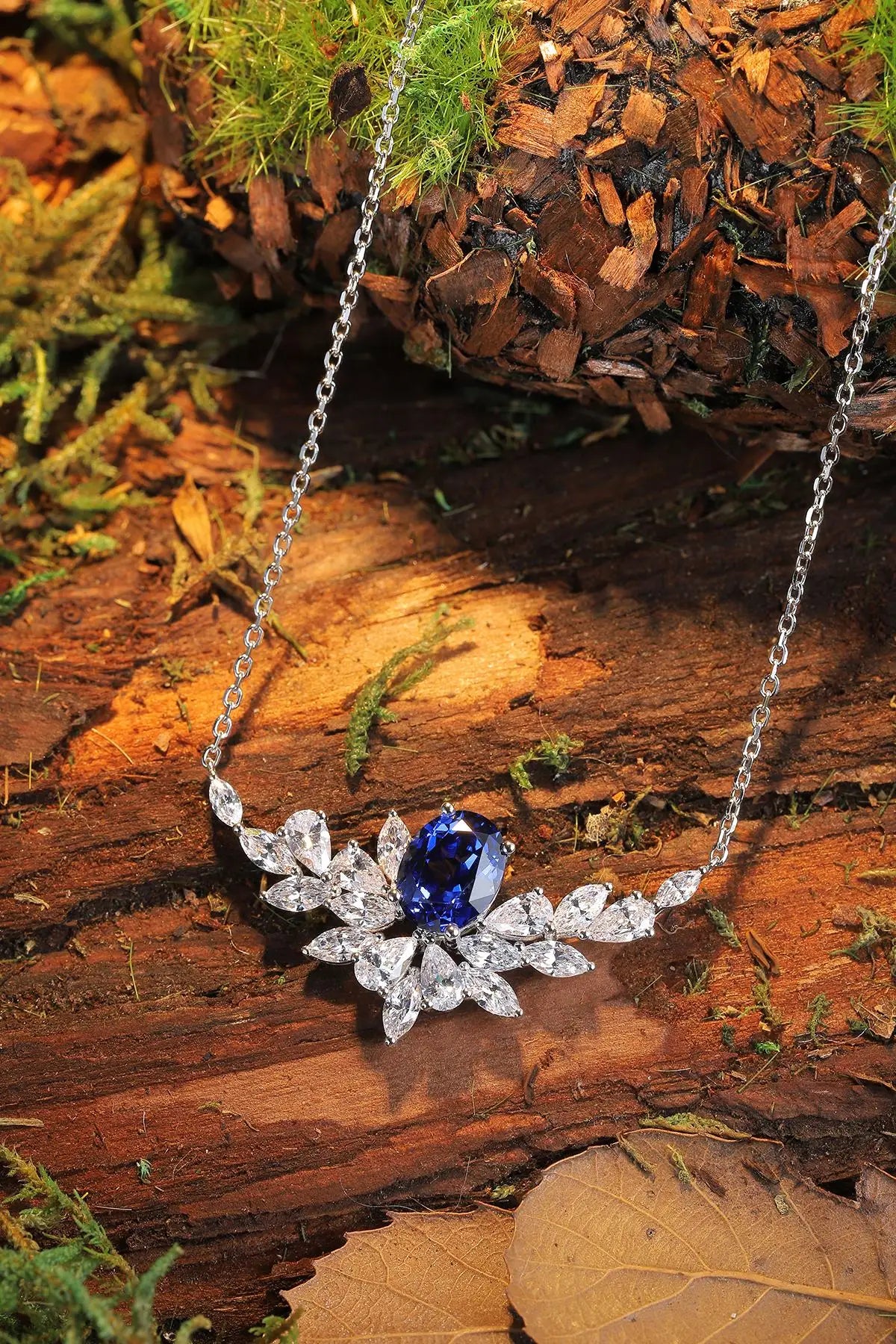 Gemfiori Anster 925 Sterling Silver High-quality Cultivation Lab Grown Sapphire Necklace - Suitable for Parties or As a Gift
