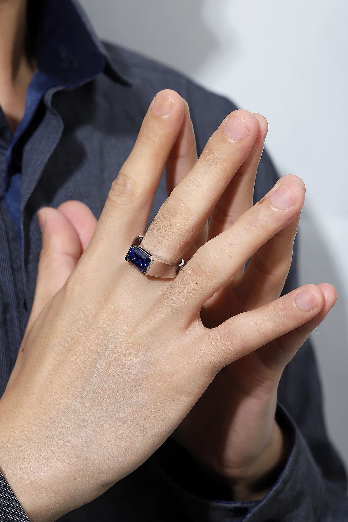 Gemfiori High Quality Silver Emerald Cut Shape Lab Grown Blue Sapphire Gemstone 3.51CT Classic Style Men Rings Wedding Jewelry Ring