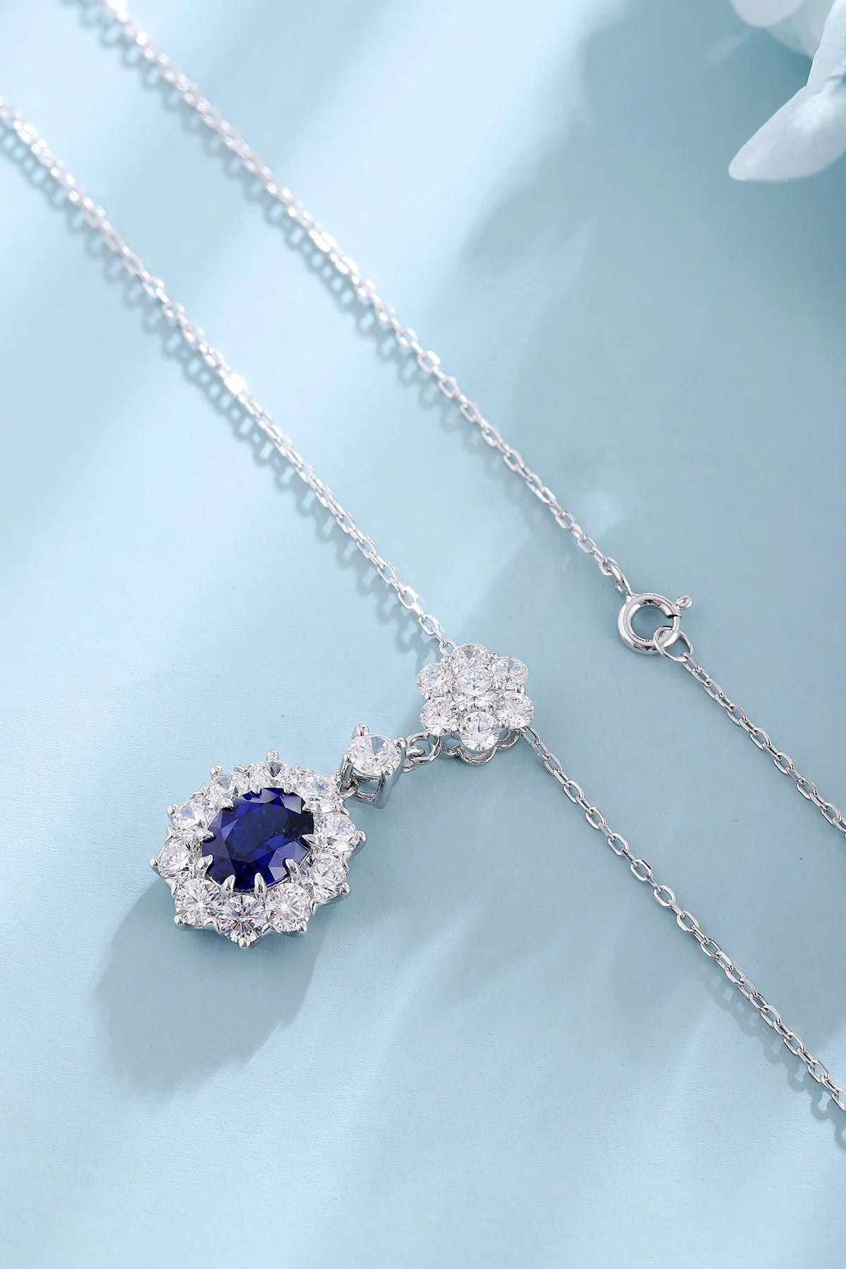 Gemfiori Anster 925 Sterling Silver High-quality Cultivation Lab Grown Sapphire Necklace - Suitable for Parties or As a Gift
