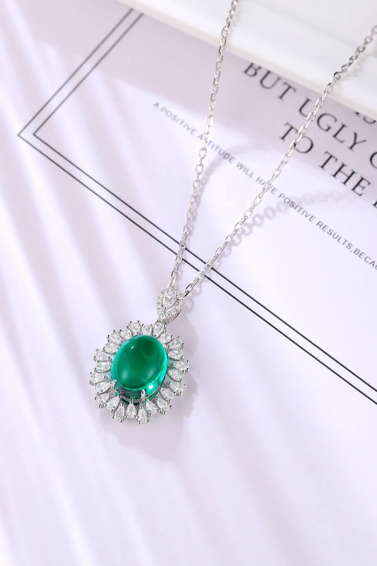 Gemfiori Anster 925 Sterling Silver High-quality Cultivated Emerald Necklace - Suitable for Parties or As a Gift
