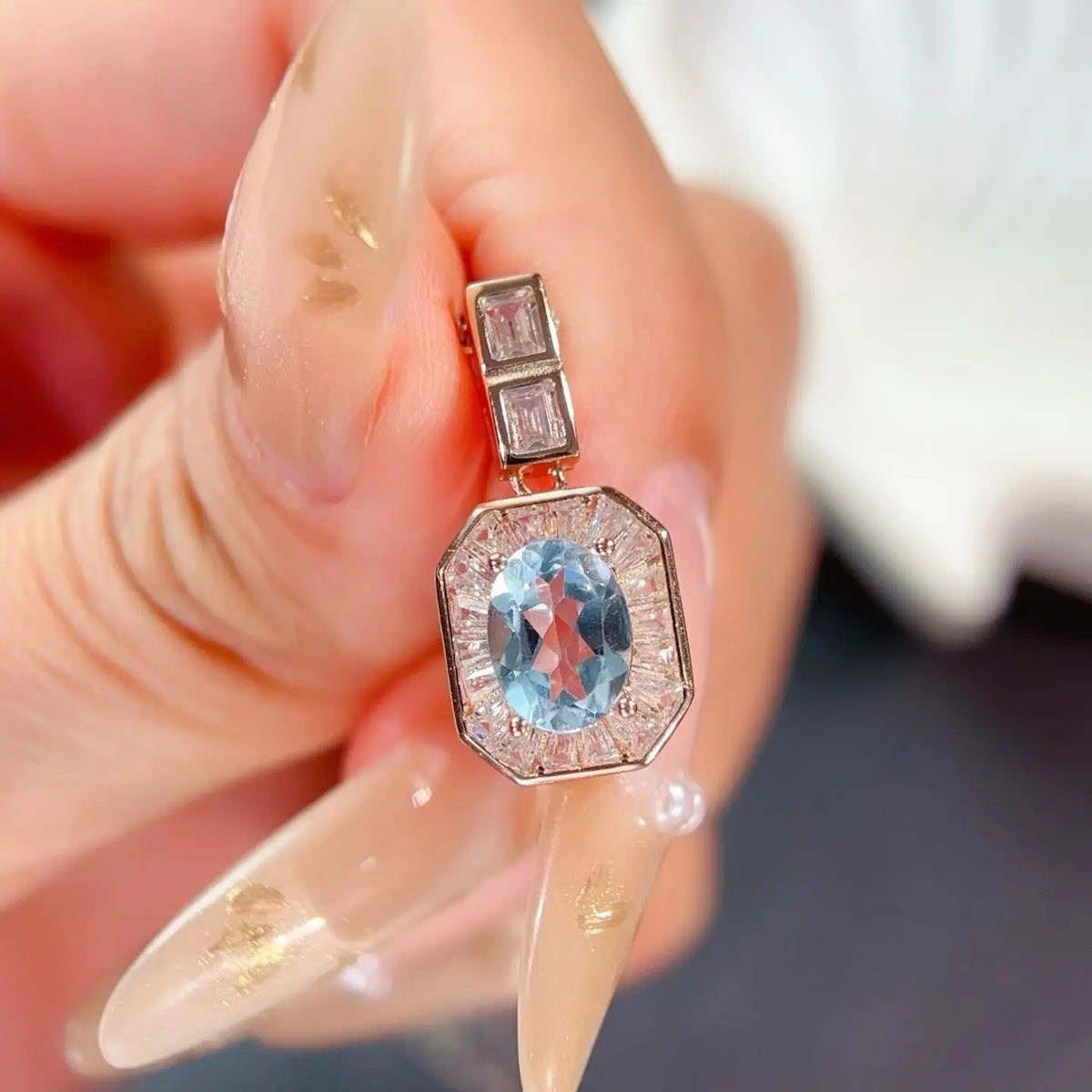 Gioiellieri Classic Natural Sky Blue Crystal Oval Cut Rhodium Plated Luxury S925 Silver Solitaire Pendant Necklace