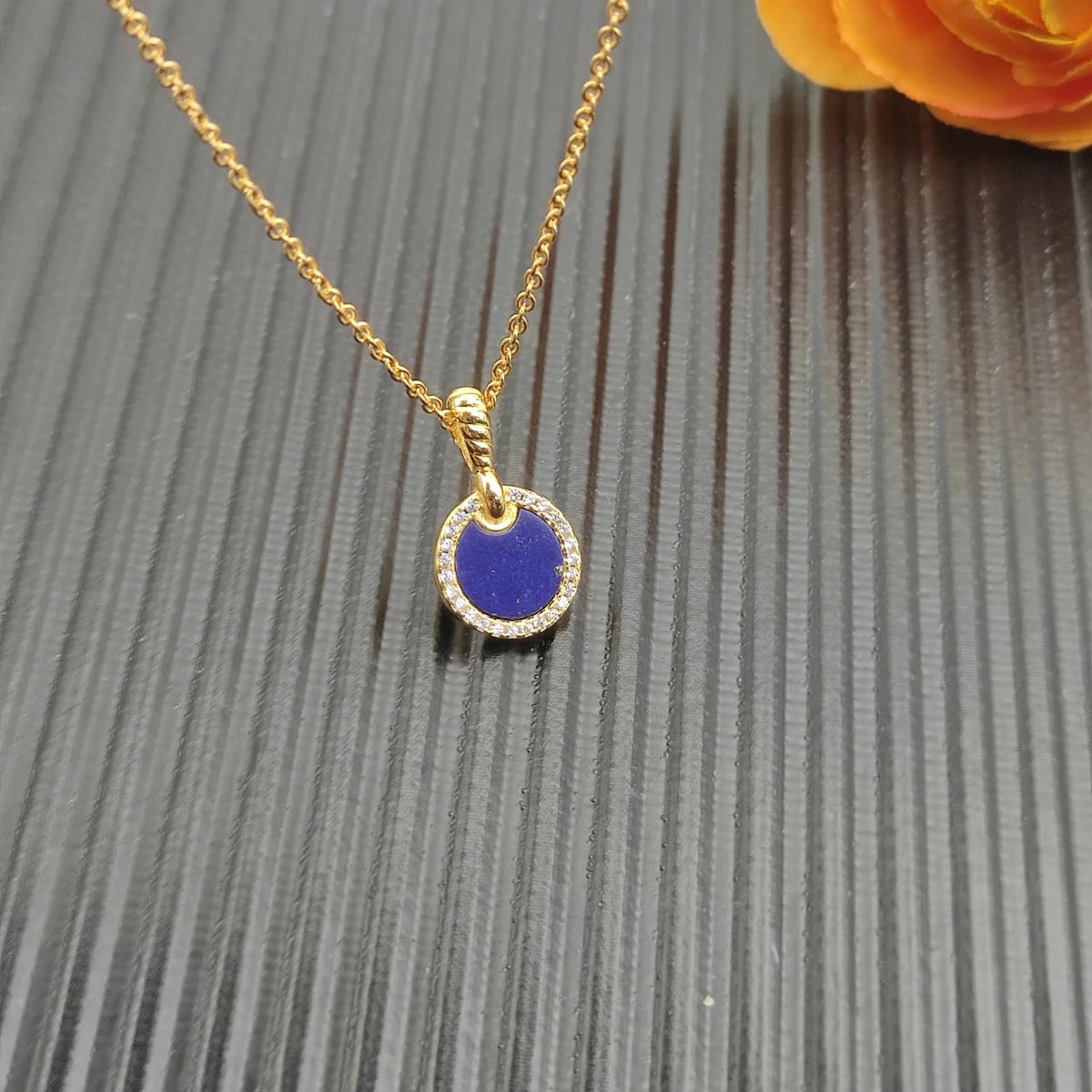 FASHIONISTA DY High-Quality Silver-Plated 17.8mm Round Diamond Necklace. Gold-Plated Colored Gemstone Necklace. Jewelry .