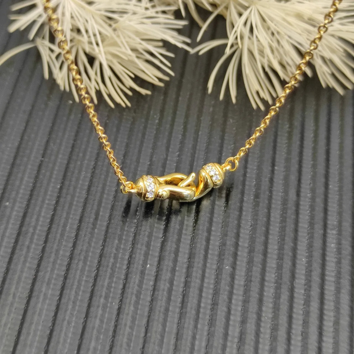 FASHIONISTA DY High-Quality Silver-Plated 16.2mm Petite Clasp Diamond Necklace. Gold-Plated Diamond Necklace. Jewelry .