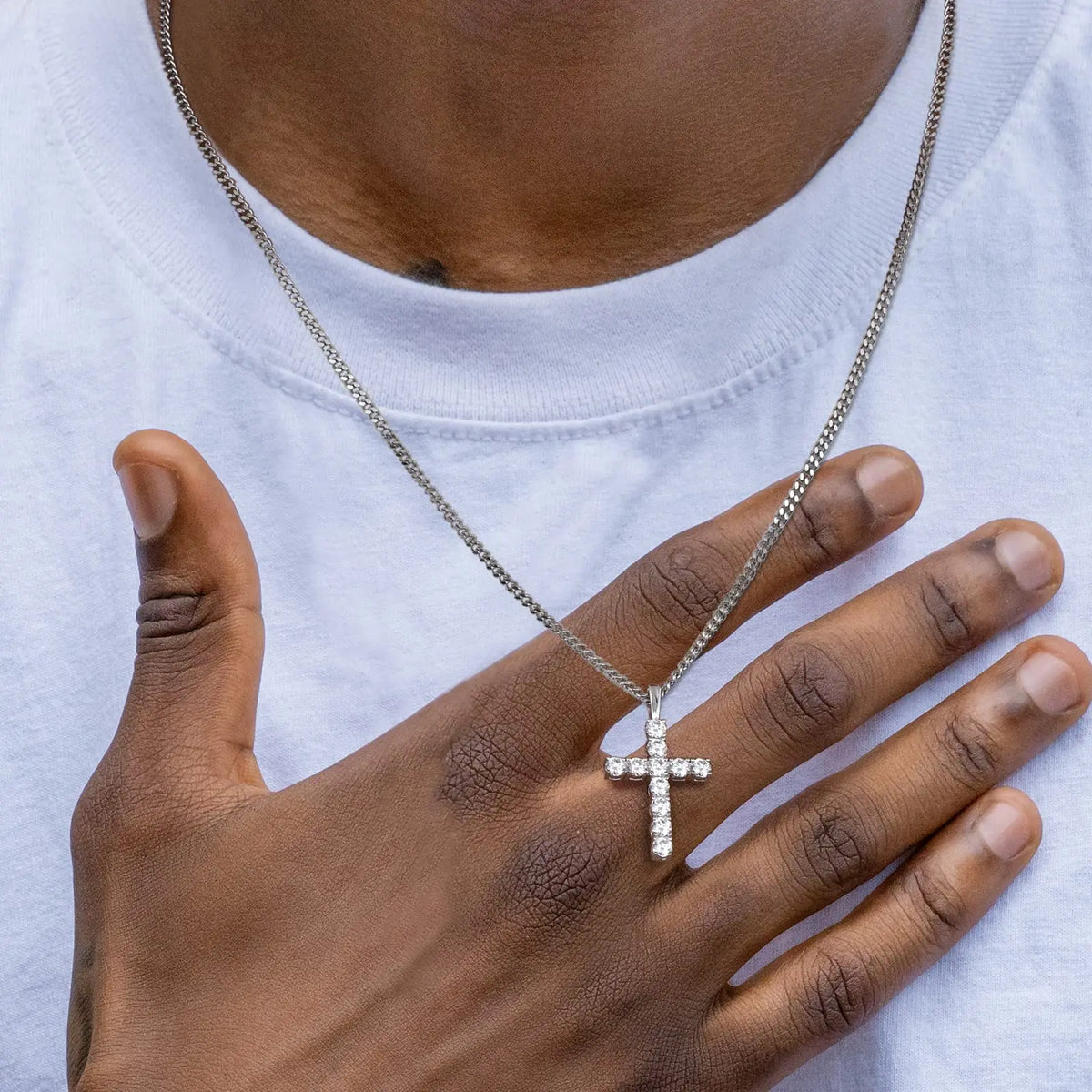 ArtistA 1.1ct Brilliant Excellent Cut Iced Out Diamond Necklace 925 Sterling Silver 2mm 20" Cuban Chain Moissanite Cross Pendant for Men