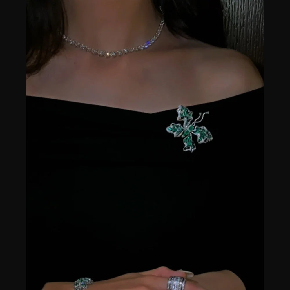 Factory-supplied High-quality 18K Solid Gold Natural Emerald Brilliant Cut Luxury Butterfly-Shaped Three-wear Women's Engagement