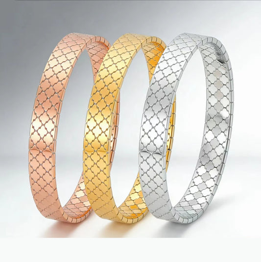 Hypoallergenic Durable Stainless Steel Diamond-Shaped Four Clover Leaf Pattern Bohemia Style Women Water Ressiance Mesh Bracelet