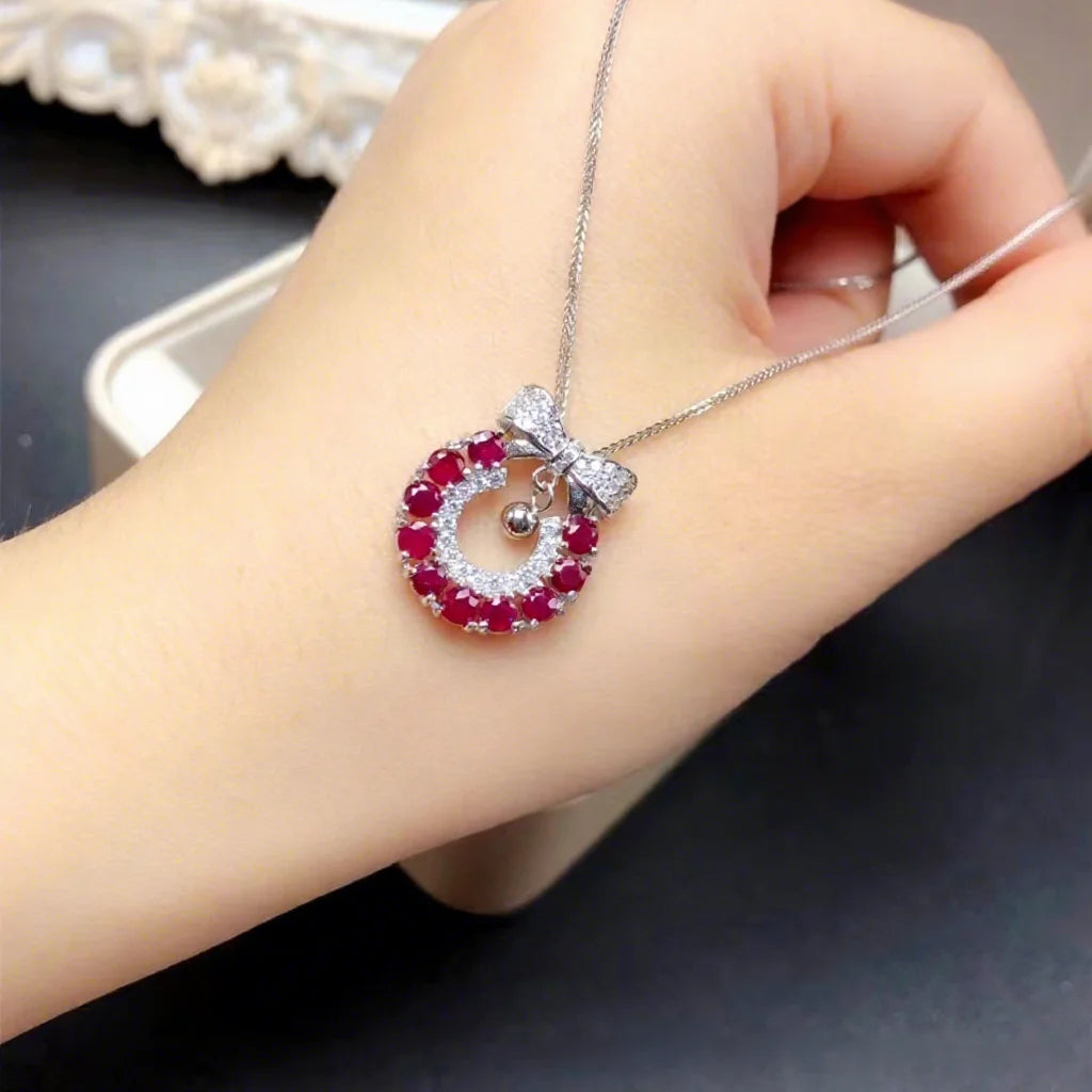 Gioiellieri Natural Ruby Gemstone Christmas Style Pendant Light Luxury High-end Tungsten Precision Inlaid Gemstone Pendant Necklace Women