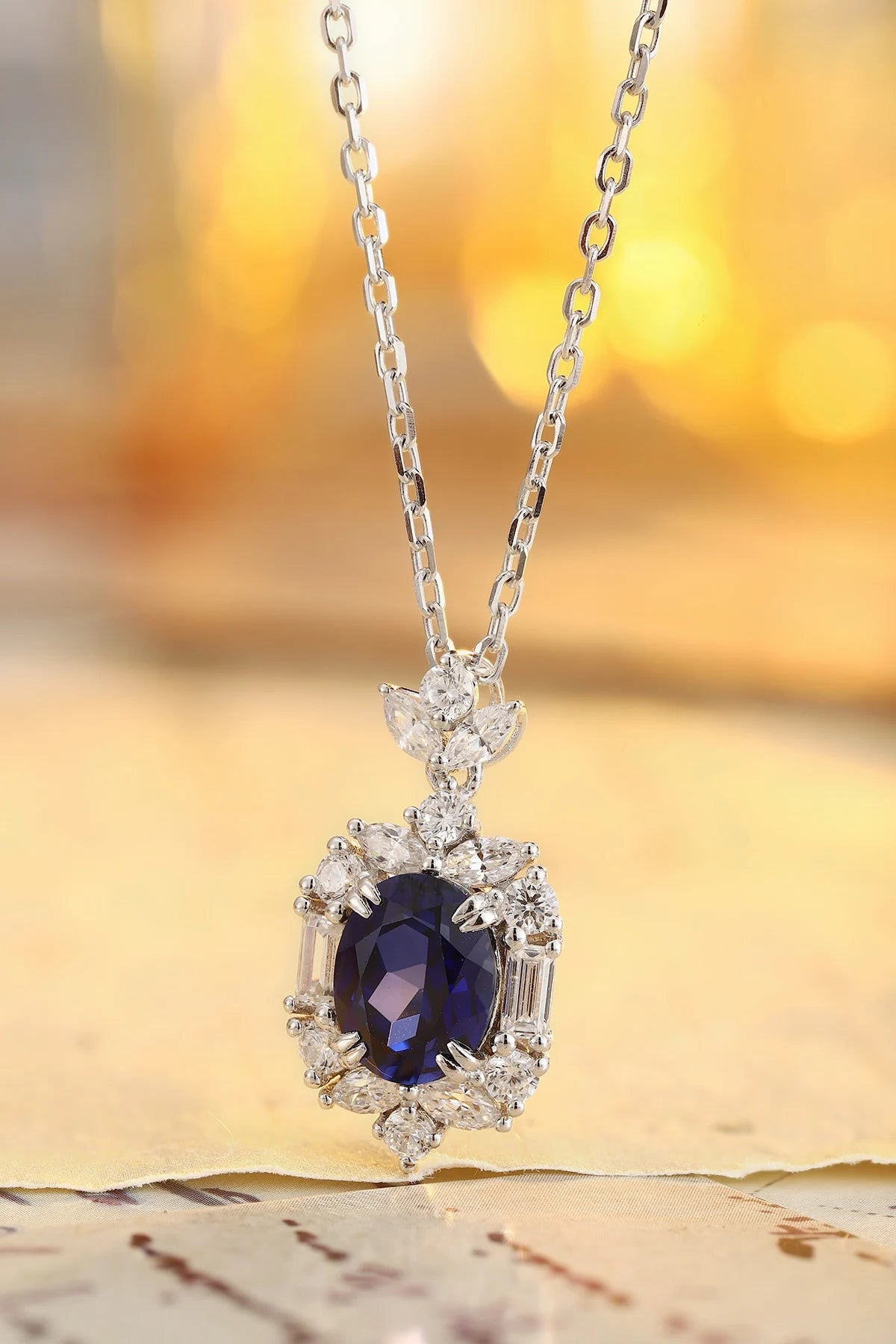 Gemfiori Anster 925 Sterling Silver High-quality Cultivated Sapphire Necklace - Suitable for Parties or As a Gift