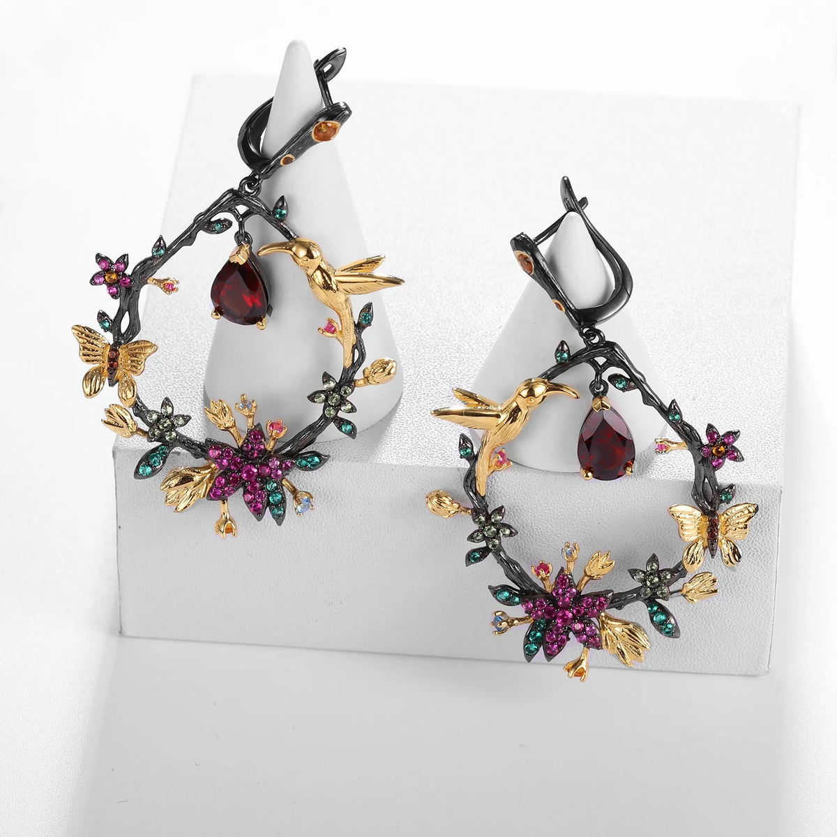 ArtistA Abiding Niche & Elegant 925 Sterling Silver Forest-Style Hummingbird & Butterfly Floral Natural Amethyst Topaz Hoop Earrings