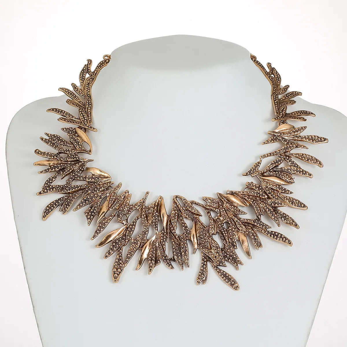 Geometric Fishtail Pendant Clavicle Necklace | Retro Vintage-Luxe Fashion Statement Necklace