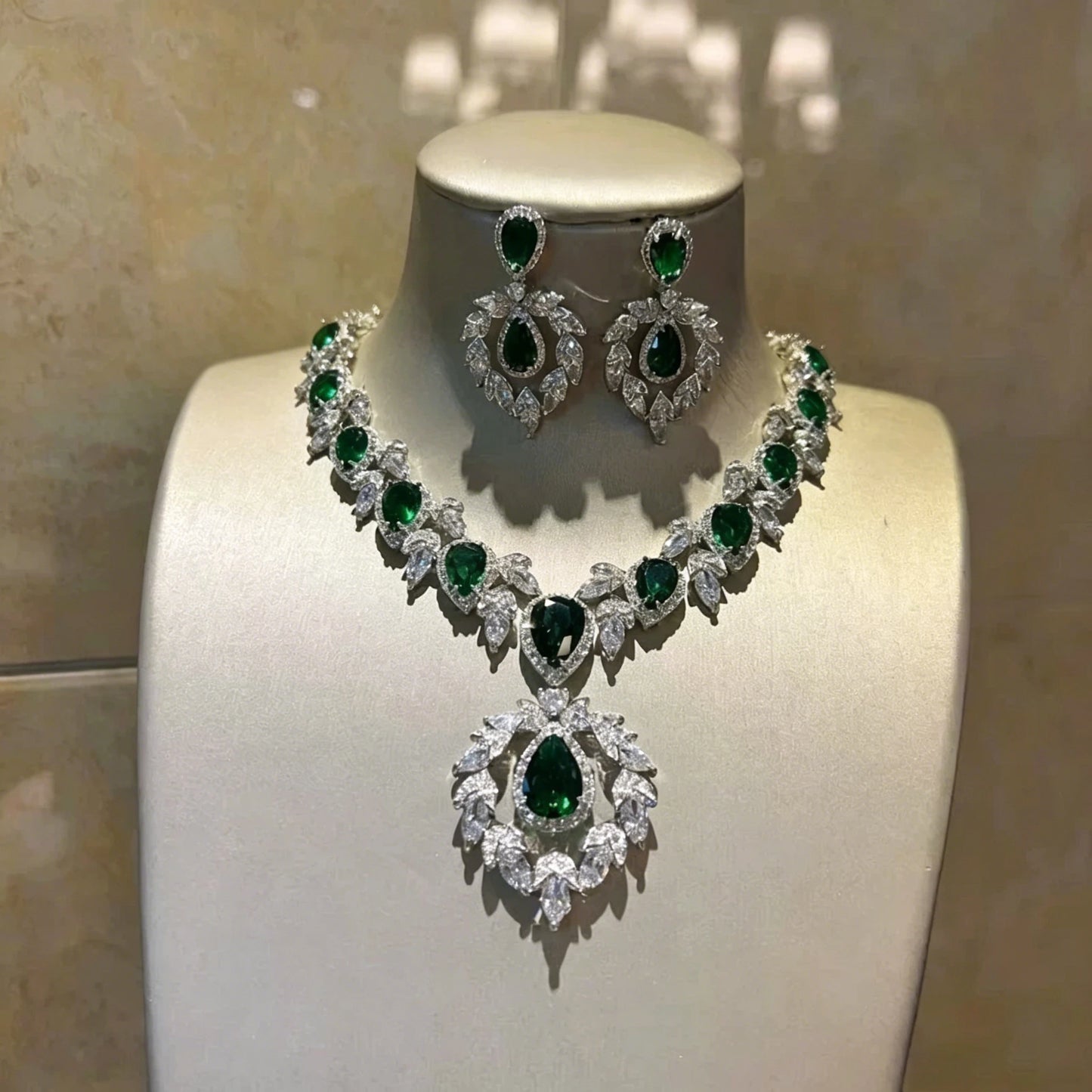 XM S210 Luxury Copper Crystal and Rhinestone Necklace and Earrings Set for Women High-End Jewelry for Wedding Engagement