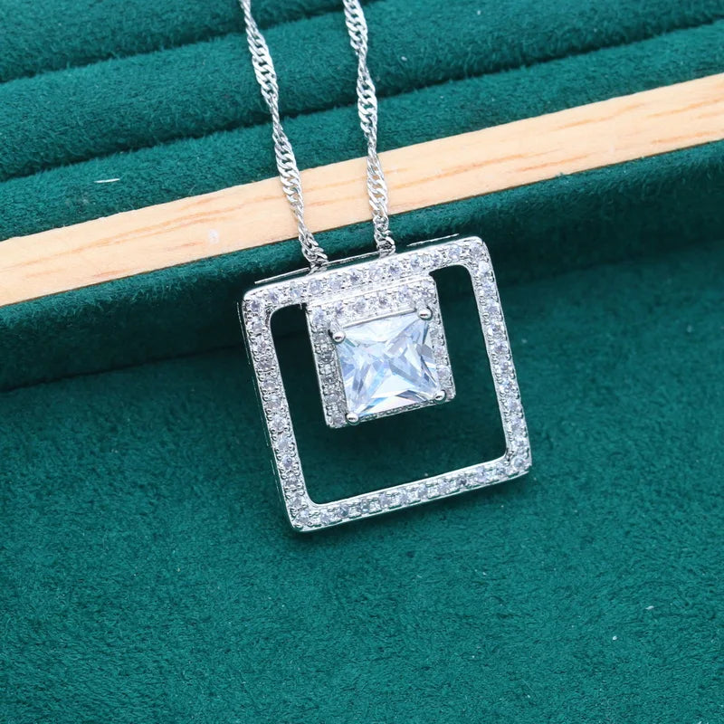 XOTICA Hot Sale Luxury 925 Silver Necklace for Women Olive Peridot Gemstone Natural Crystal Pendant Alloy Jewelry Zircon Main Stone