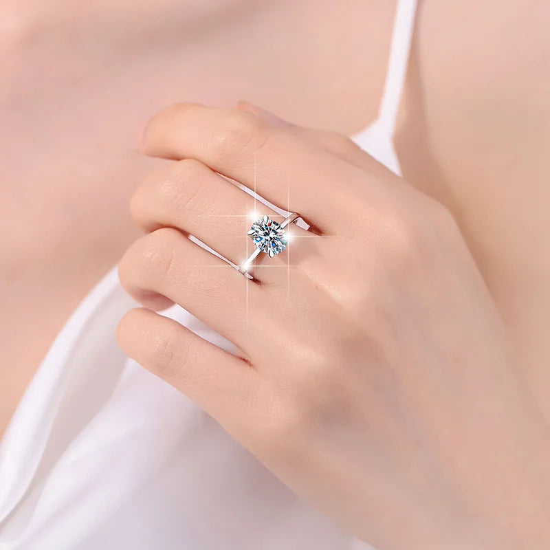 Minimalist S925 Sterling Silver Gold Plated Anti Tarnished Women's Fine Jewelry Oval Cut 0.5CT VVS GRA Colorful Moissanite Rings
