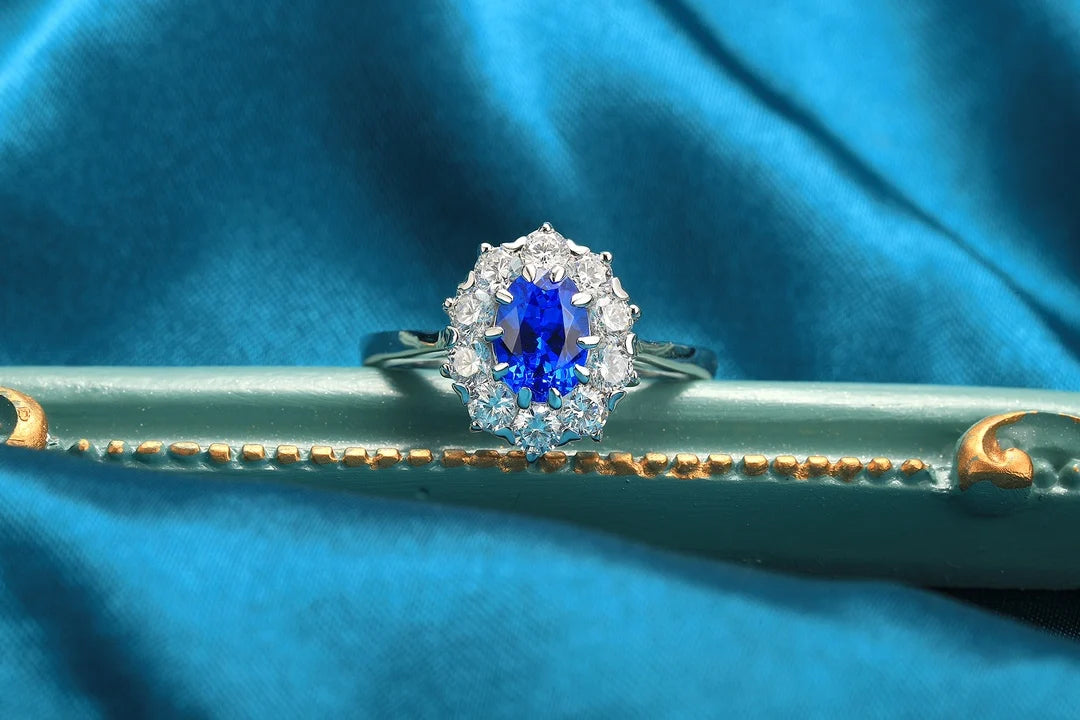 Gemfiori S925 Silver Cultured Cobalt Spinel Ring Main Stone: 0.95CT Side Stones: 1.105CT Weight: 3.17g