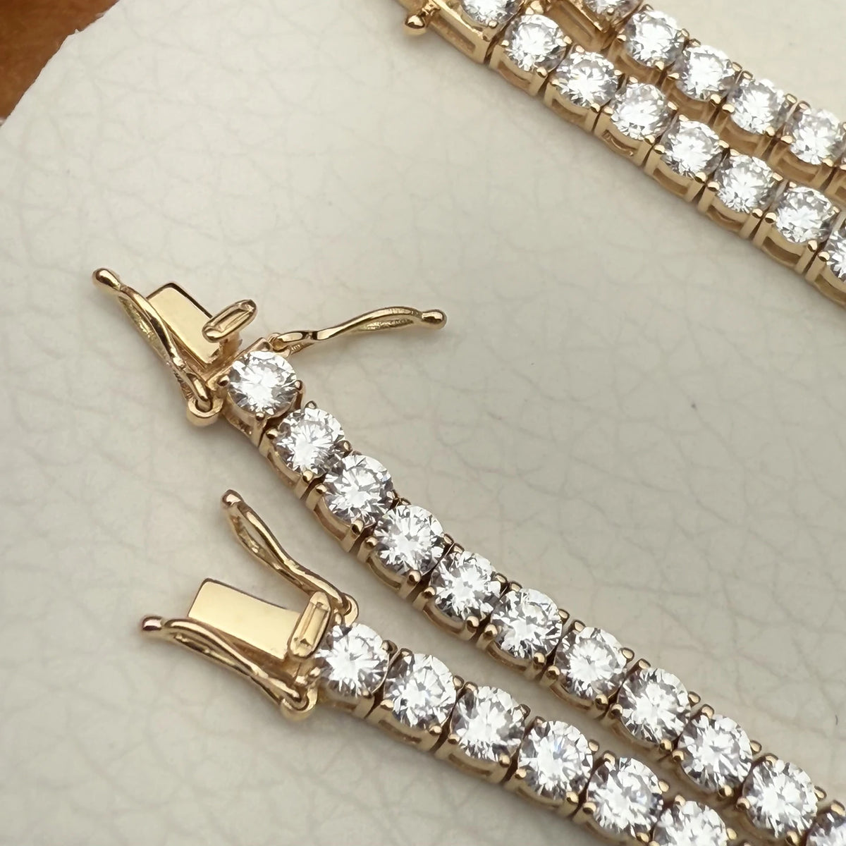 ArtistA 18K 2.5mm Round Lab Diamond White Gold Tennis Bracelet for Gift