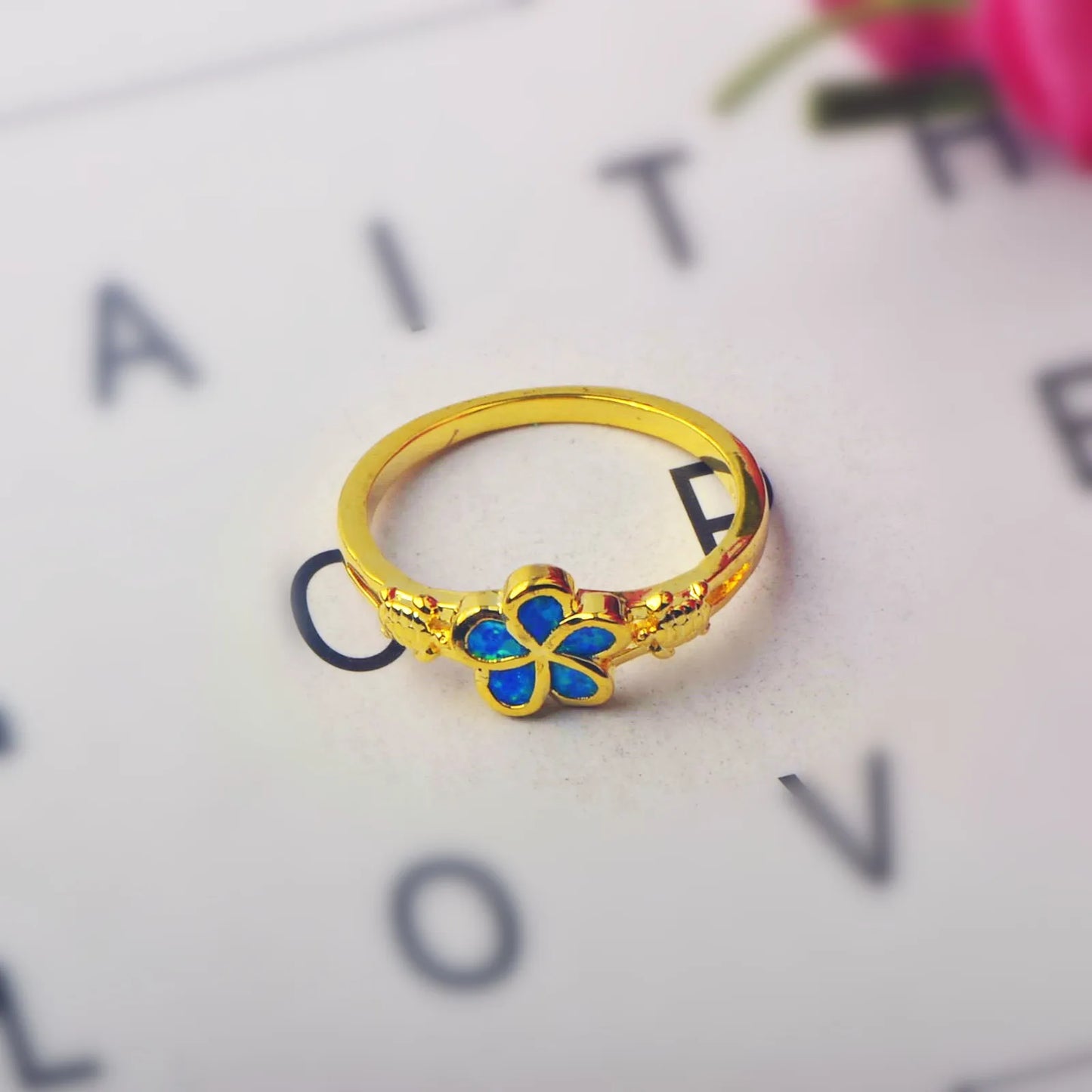 Cute Four-Leaf Clover Bee Opal Ring | Blue Iridescent Gem Gold-Plated Band | Lucky Nature-Themed Jewelry for Women Trendy Style