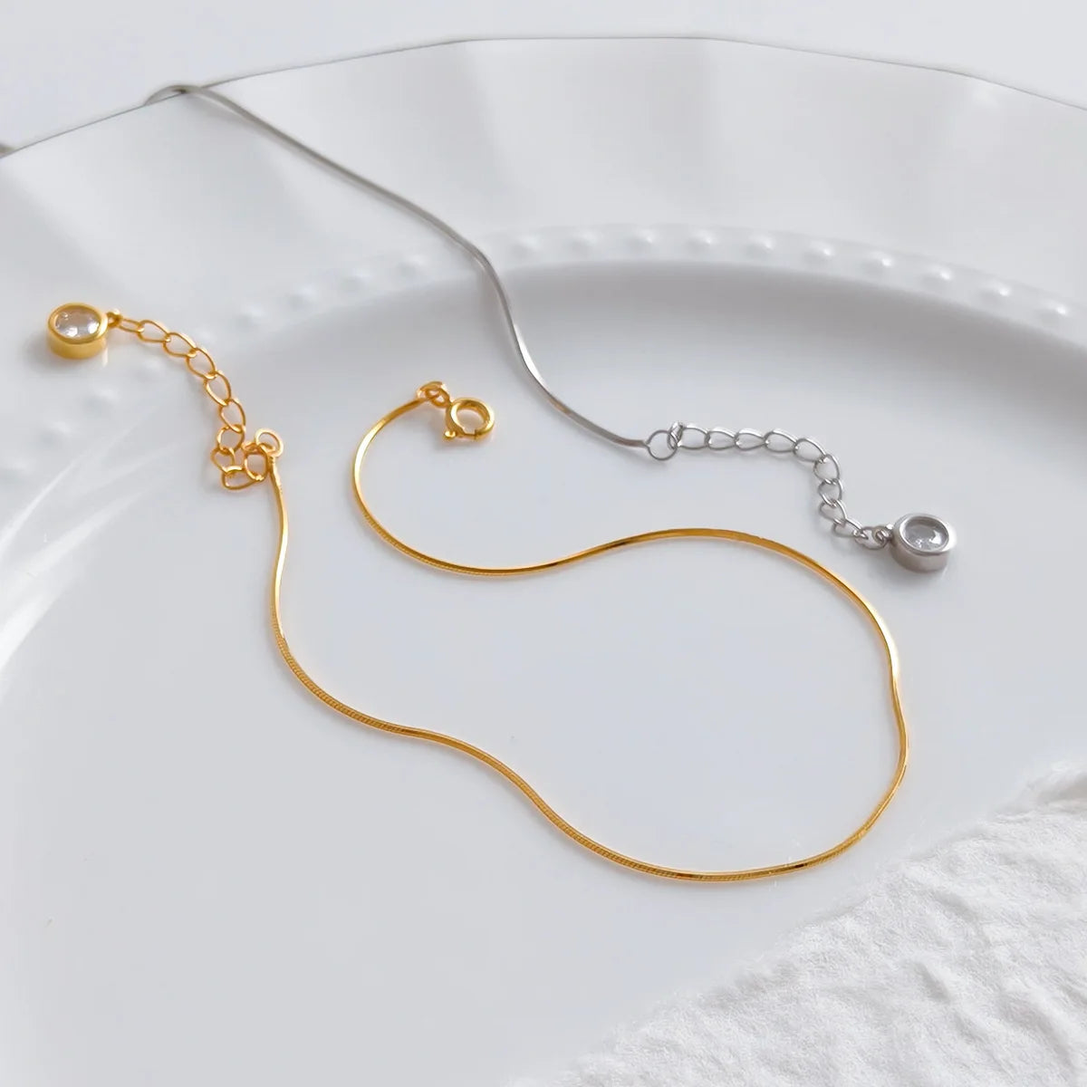 VEWANT Fashion 925 18k Gold Plated Women's Anklet Whole Sale With One Piece Bezel Stone 925 Silver Snake Chain Anklet