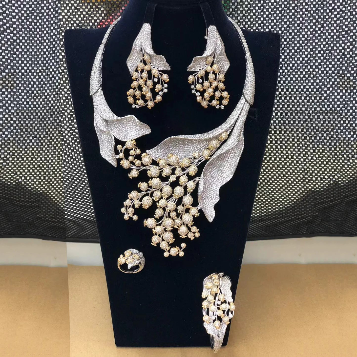 Zhuerrui Brazilian Gold Choking Necklace Brass Artificial Jewelry Set Collar Neck Popularity Style Jewelry Sets HZ18112203