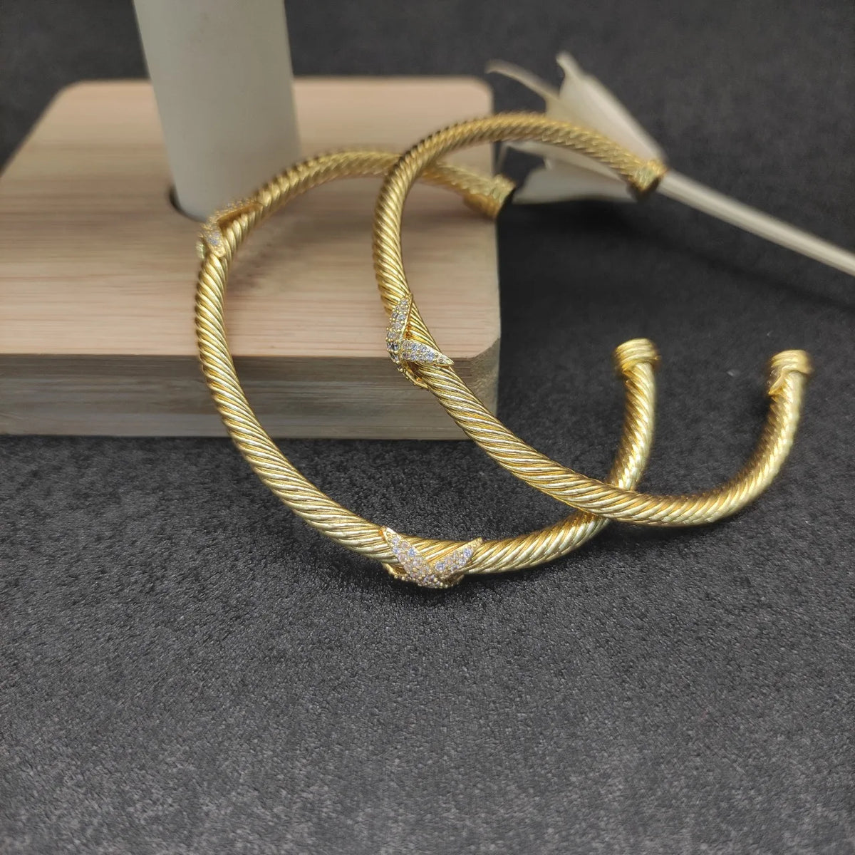 FASHIONISTA DY High-Quality 4mm Gold-Plated Diamond-Set Bracelet, Unisex Silver-Plated Diamond-Set Bracelet, Jewelry