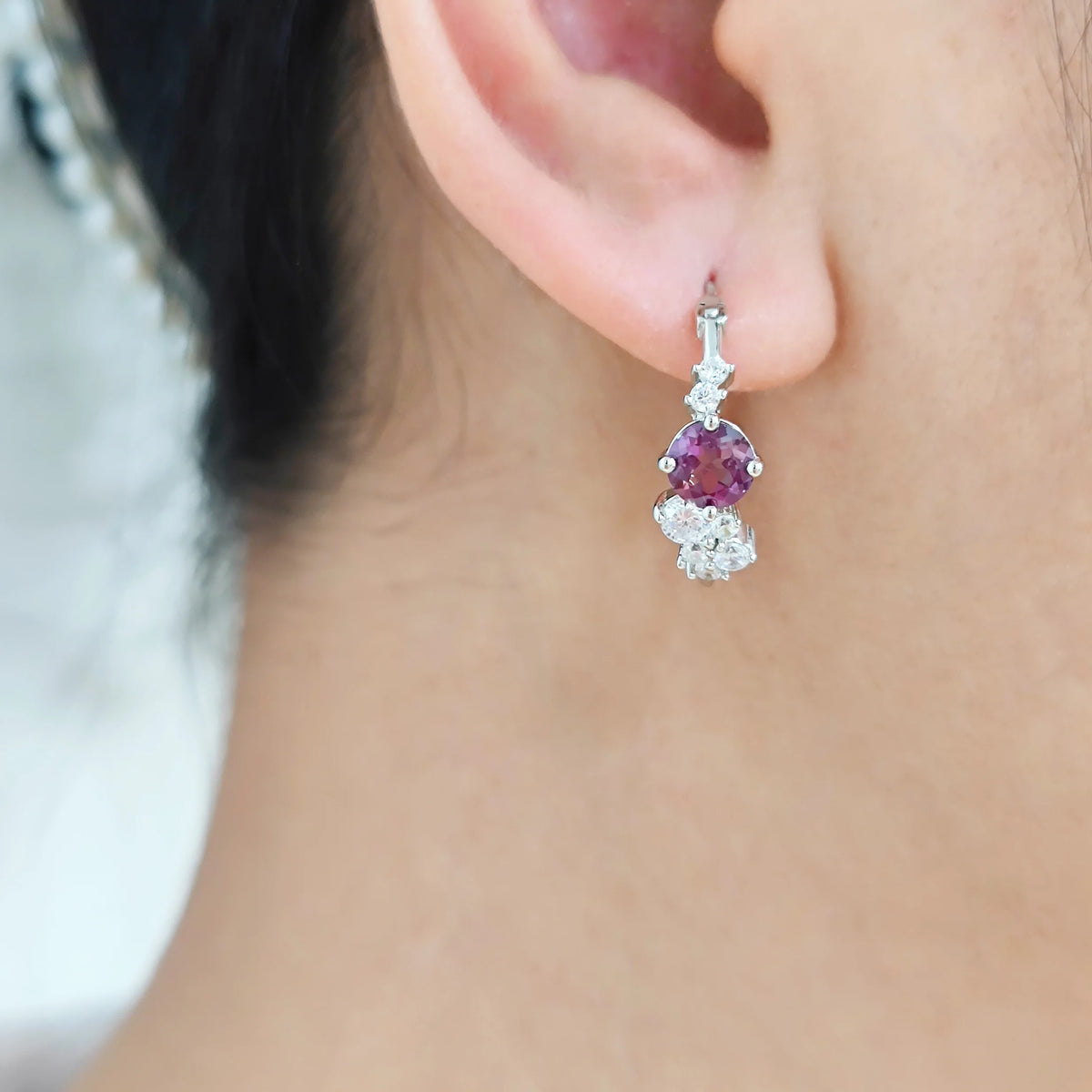 ArtistA Abiding Halo Solitaire Multi-shape Design 925 Sterling Silver Lab Grown Alexandrite Stud Earrings Hoop Earrings Gold Plated