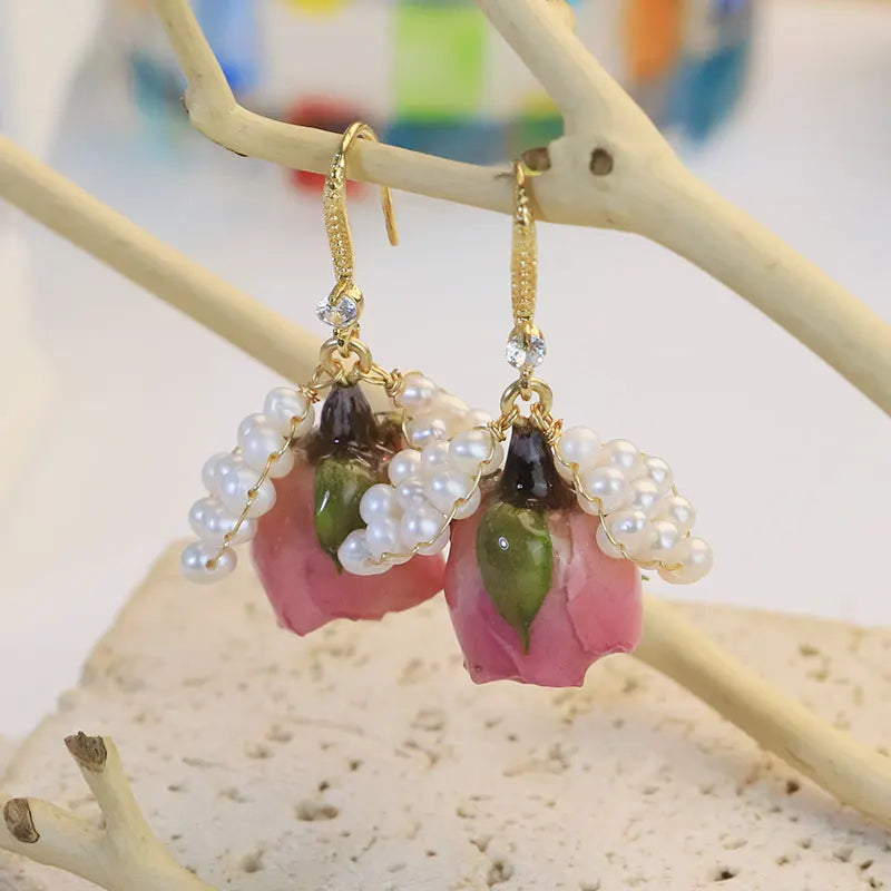 Popular European and American Niche Design Sense Rose Earrings, Natural Pearl Temperament Earrings, Women's Fashion Earrings