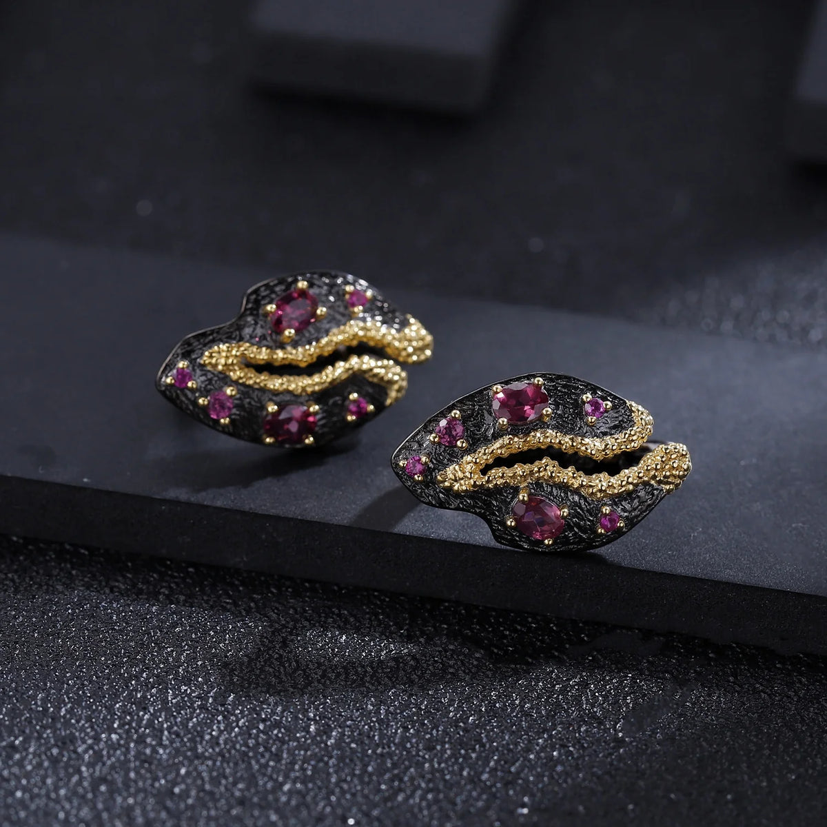 ArtistA Abiding Designer Two Tone Black Gun Plated 925 Sterling Silver Rhodolite Garnet Gemstone Ring Pendant Necklace Earrings Set