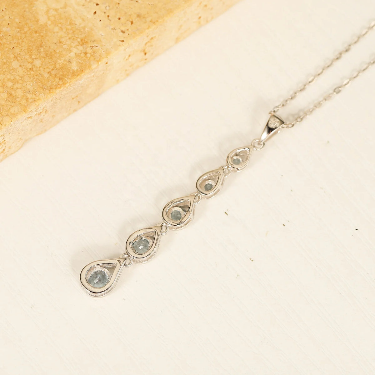 ArtistA C1028 Abiding 925 Sterling Silver Jewellery Italian Statement Pendant Chain Necklaces With Sky Blue Topaz