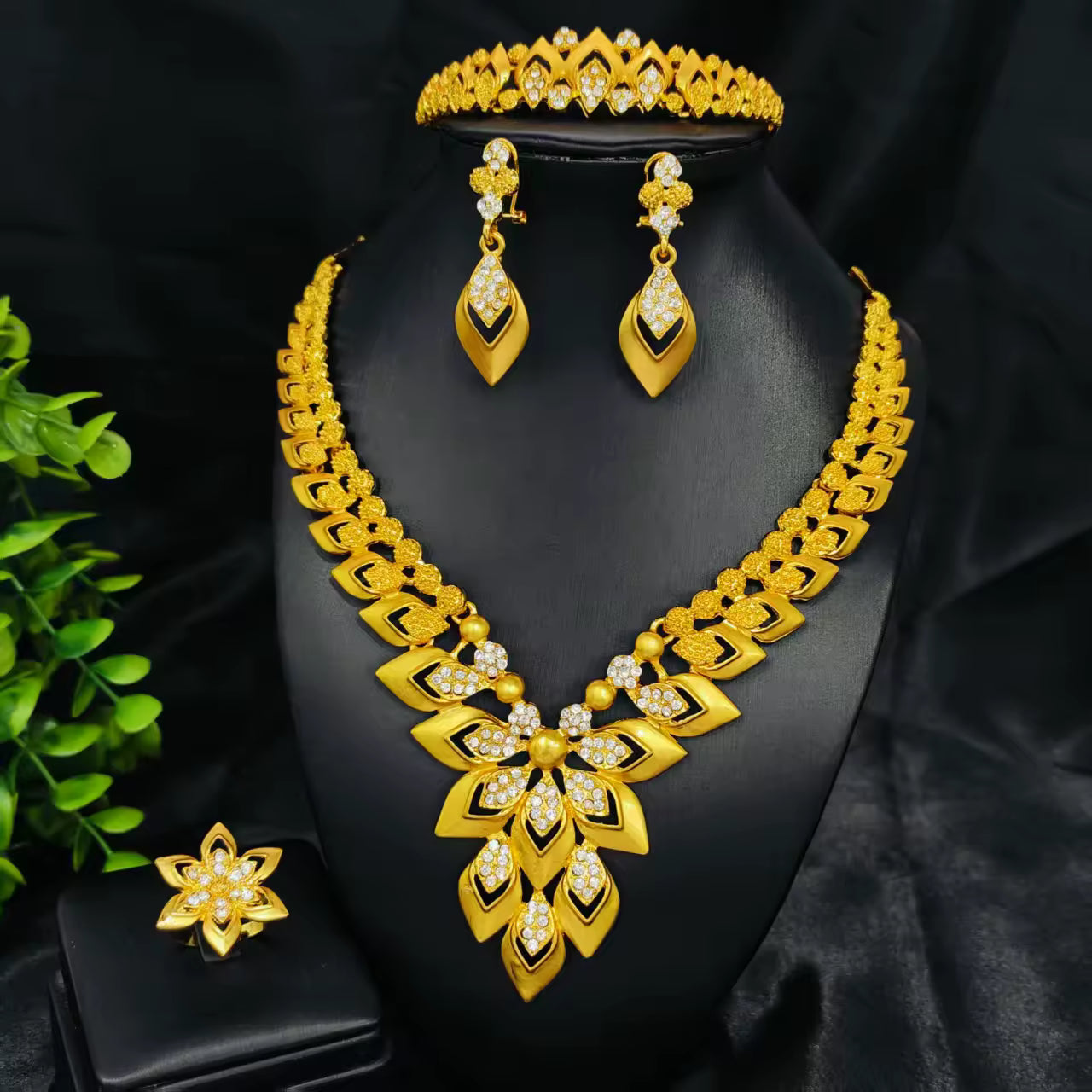 NLB01SPECIAL131 10 sets for £79/-
