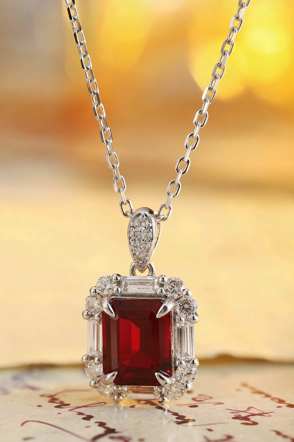 Gemfiori Anster 925 Sterling Silver High-quality Cultivated Ruby Necklace - Suitable for Parties or As a Gift