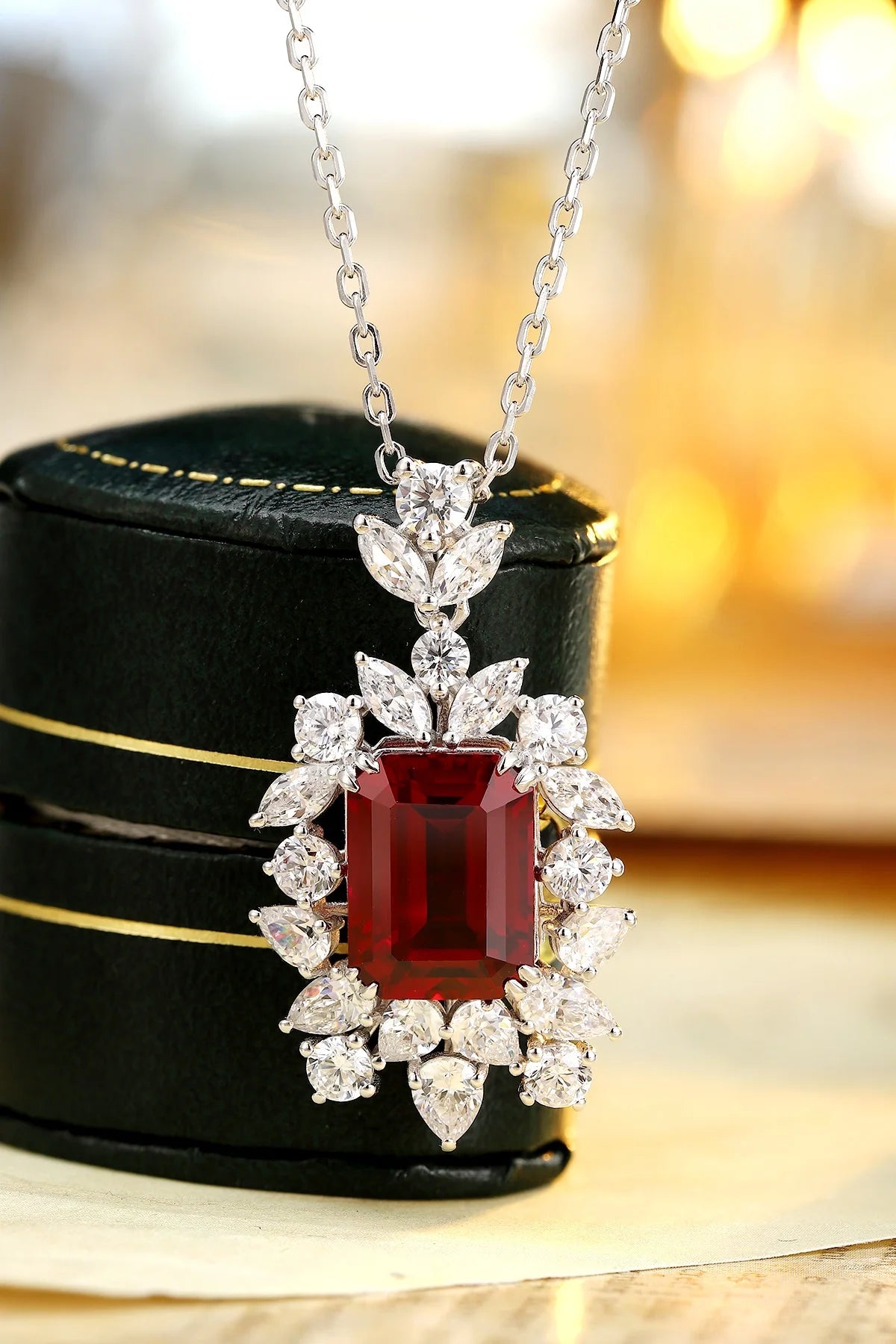 Gemfiori Anster 925 Sterling Silver High-quality Cultivated Ruby Necklace - Suitable for Parties or As a Gift