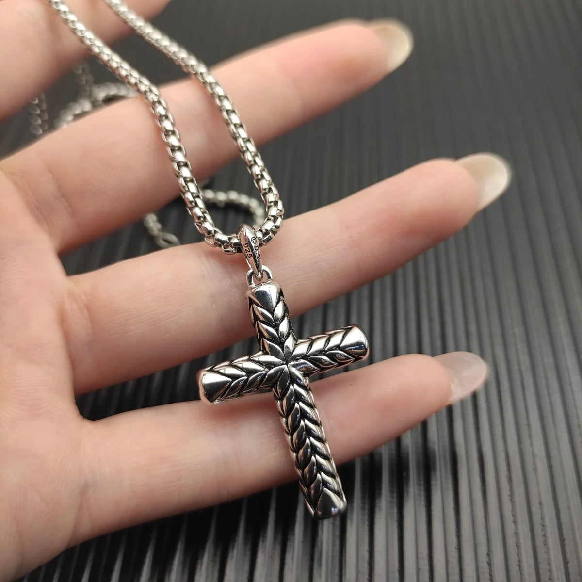 FASHIONISTA DY High-Quality Silver-Plated Cross Diamond Necklace. Gold-Plated Cross Diamond Necklace. Jewelry .
