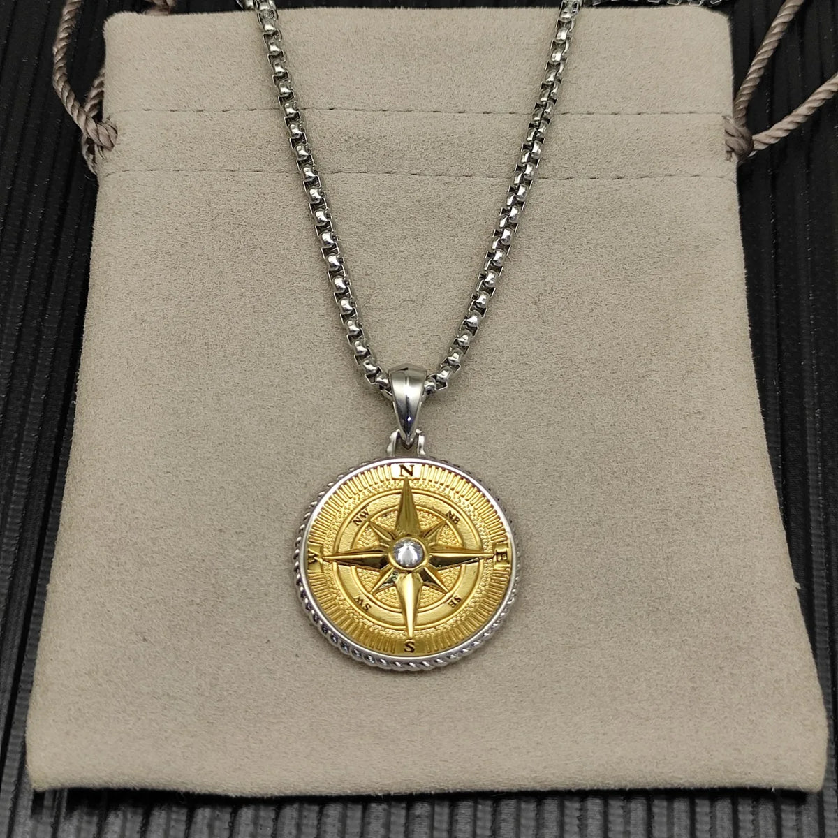 FASHIONISTA DY High-Quality Silver-Plated Round Diamond Necklace. Gold-Plated Diamond Necklace. Jewelry .