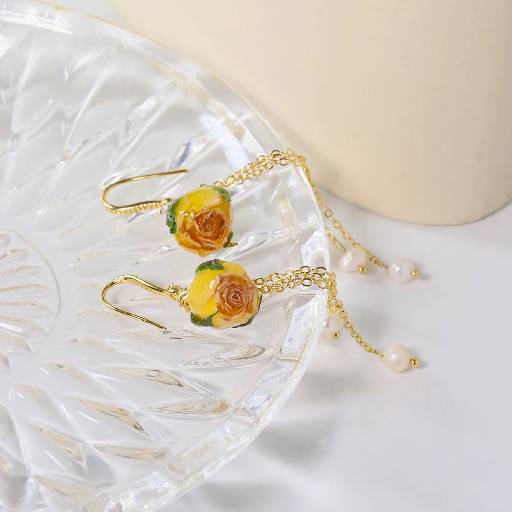 Natural Pearls Bead Dropping Glue Flower Earrings Korean Style Women Luxury Jewelry Fashion Ladies and Girls Gift GE1516